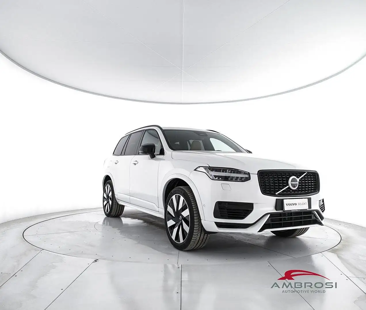 Volvo XC90 T8 AWD ibrido plug-in Elettrica/Benzina Plus Dark Bianco - 2
