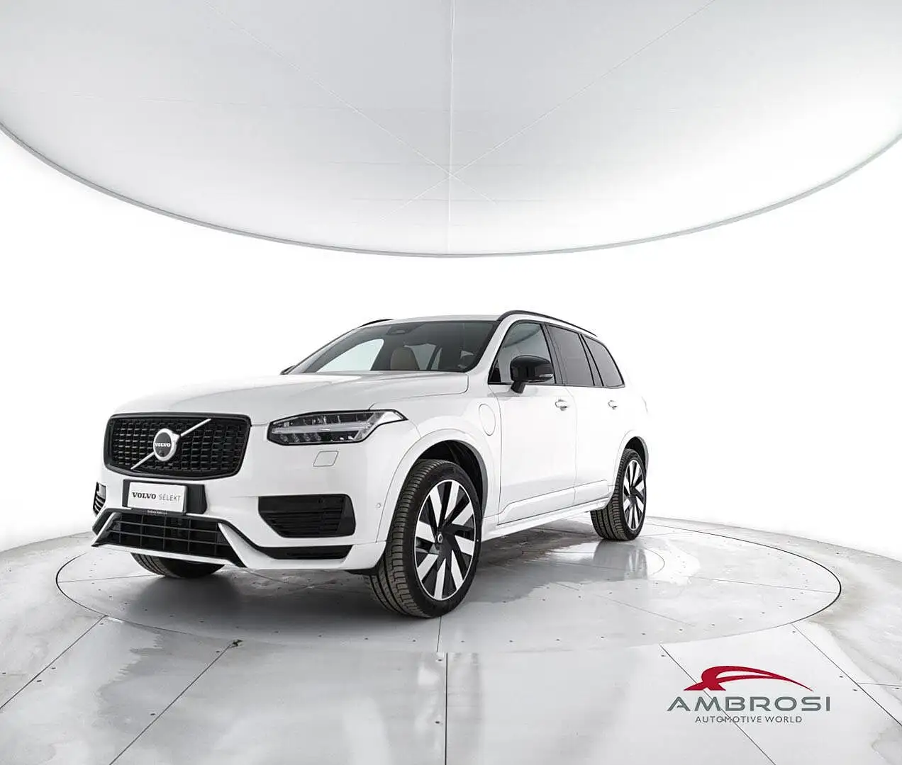Volvo XC90 T8 AWD ibrido plug-in Elettrica/Benzina Plus Dark Weiß - 1