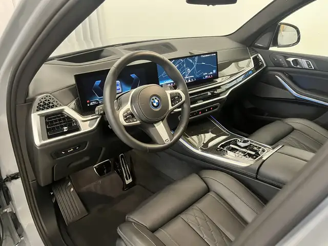 BMW X5 view 8