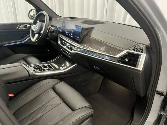 BMW X5 view 9