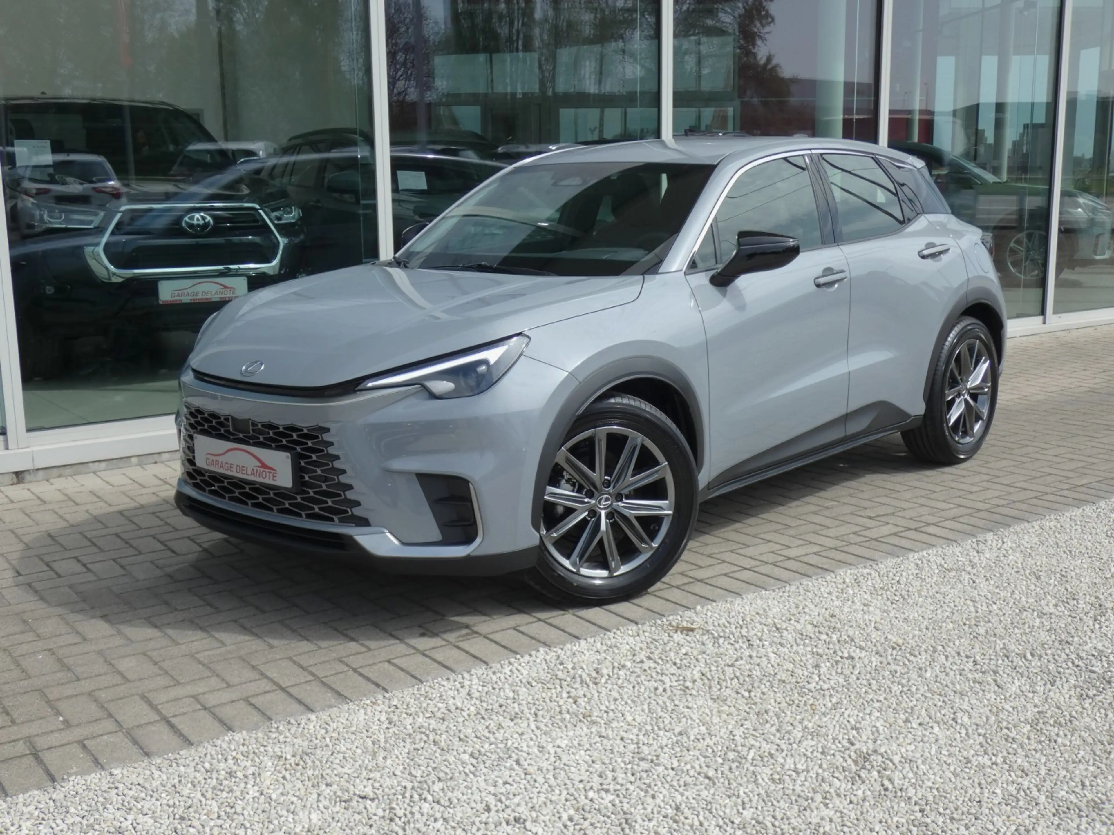 Lexus LBX Hybrid Elegant +ZWART LEDER +Stuur&Zetelverwarming +GPS +Dodehoek +Parkeersensoren