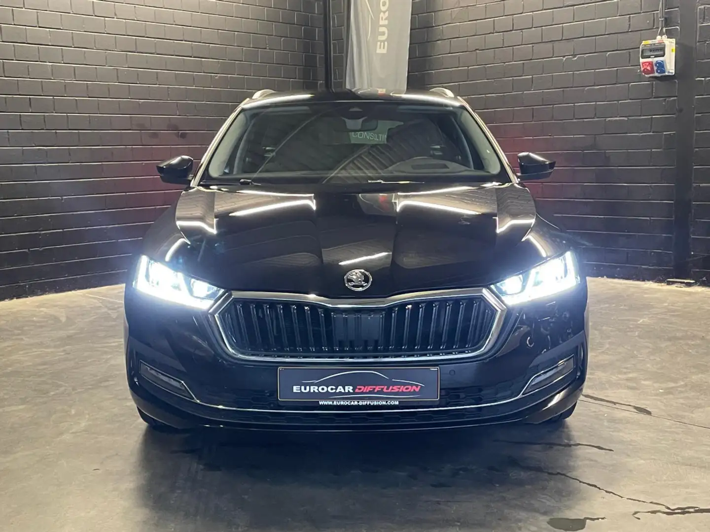 Skoda Octavia iV Combi Style 1.4 TSI PHEV 204CV DSG6 Noir - 2