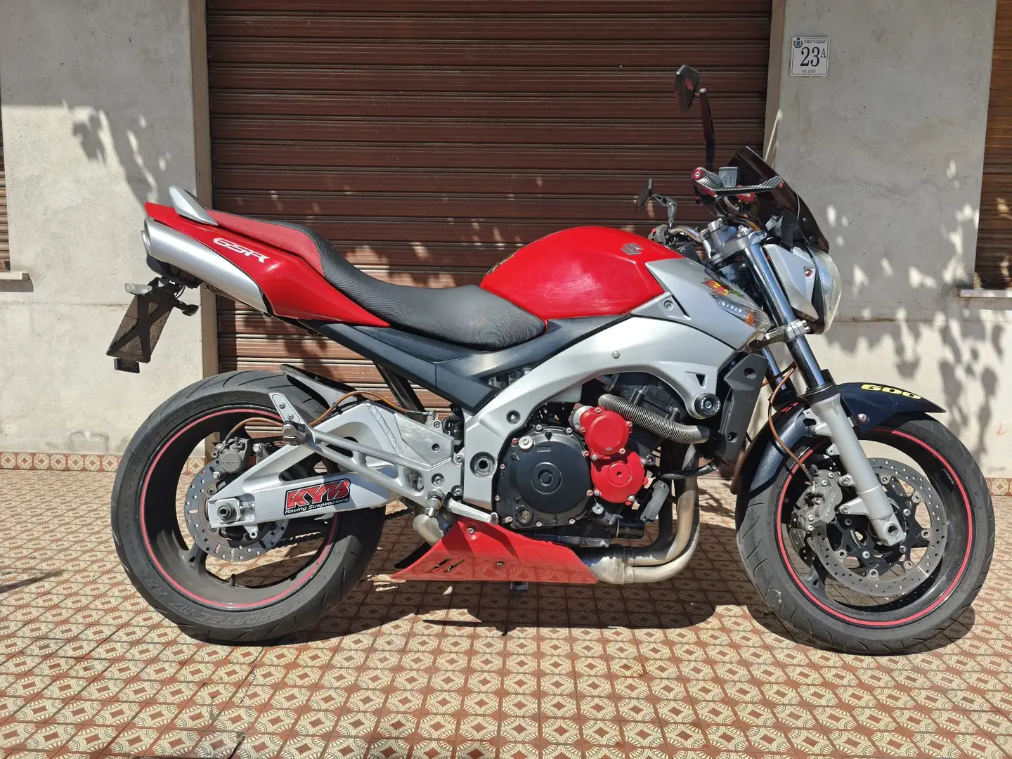 Suzuki GSR 600 Piros - 2