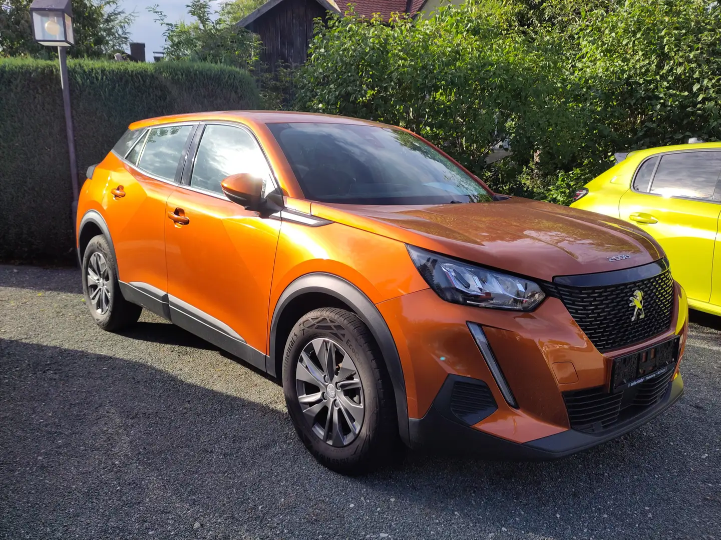 Peugeot 2008 130PS, Navi/Sitzheiz./Kamera/Aluf./Tempomat Naranja - 1