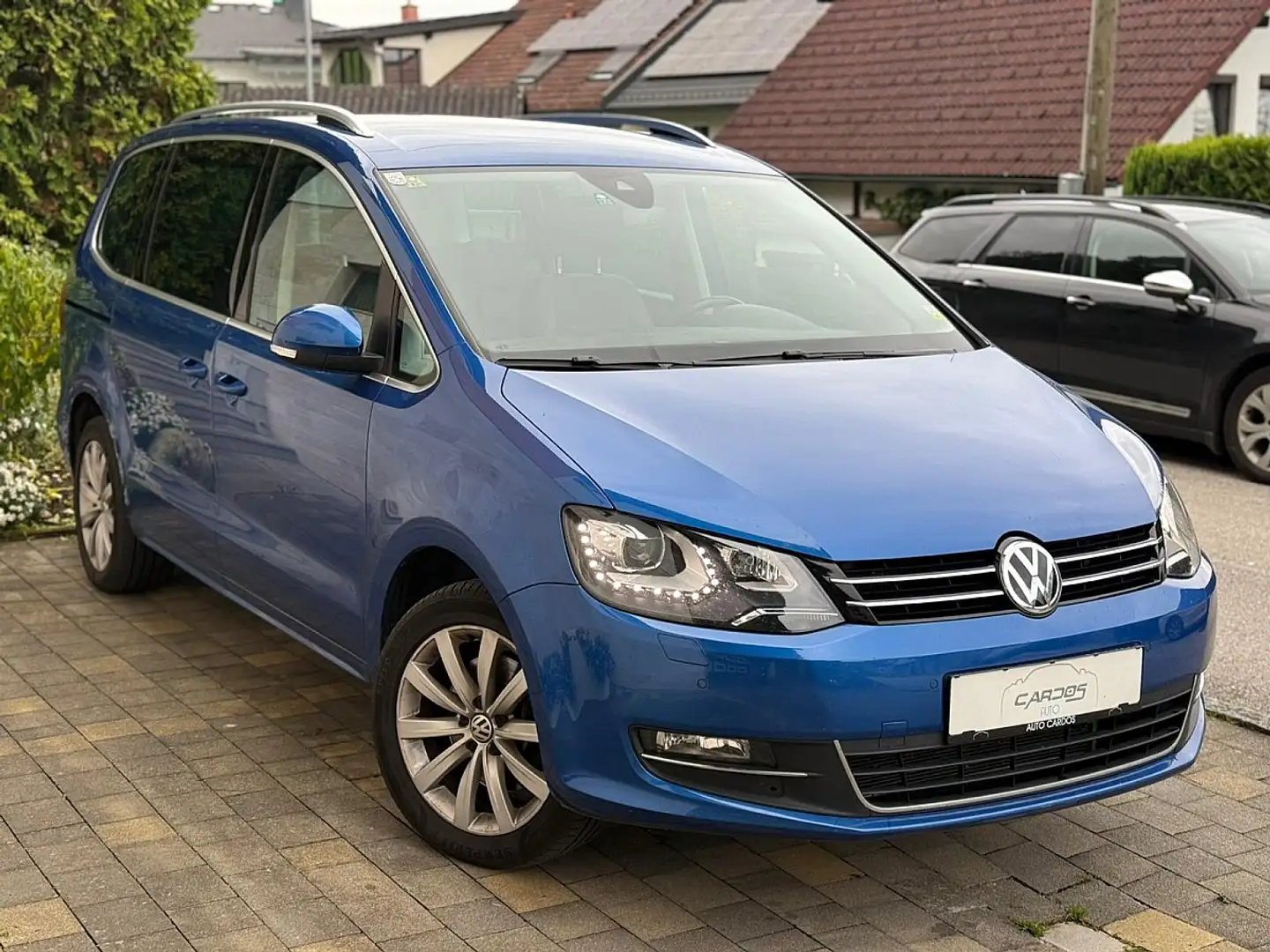 Volkswagen Sharan Highline BMT SCR 2,0 TDI DSG 4Motion 7 Sitze Blau - 1