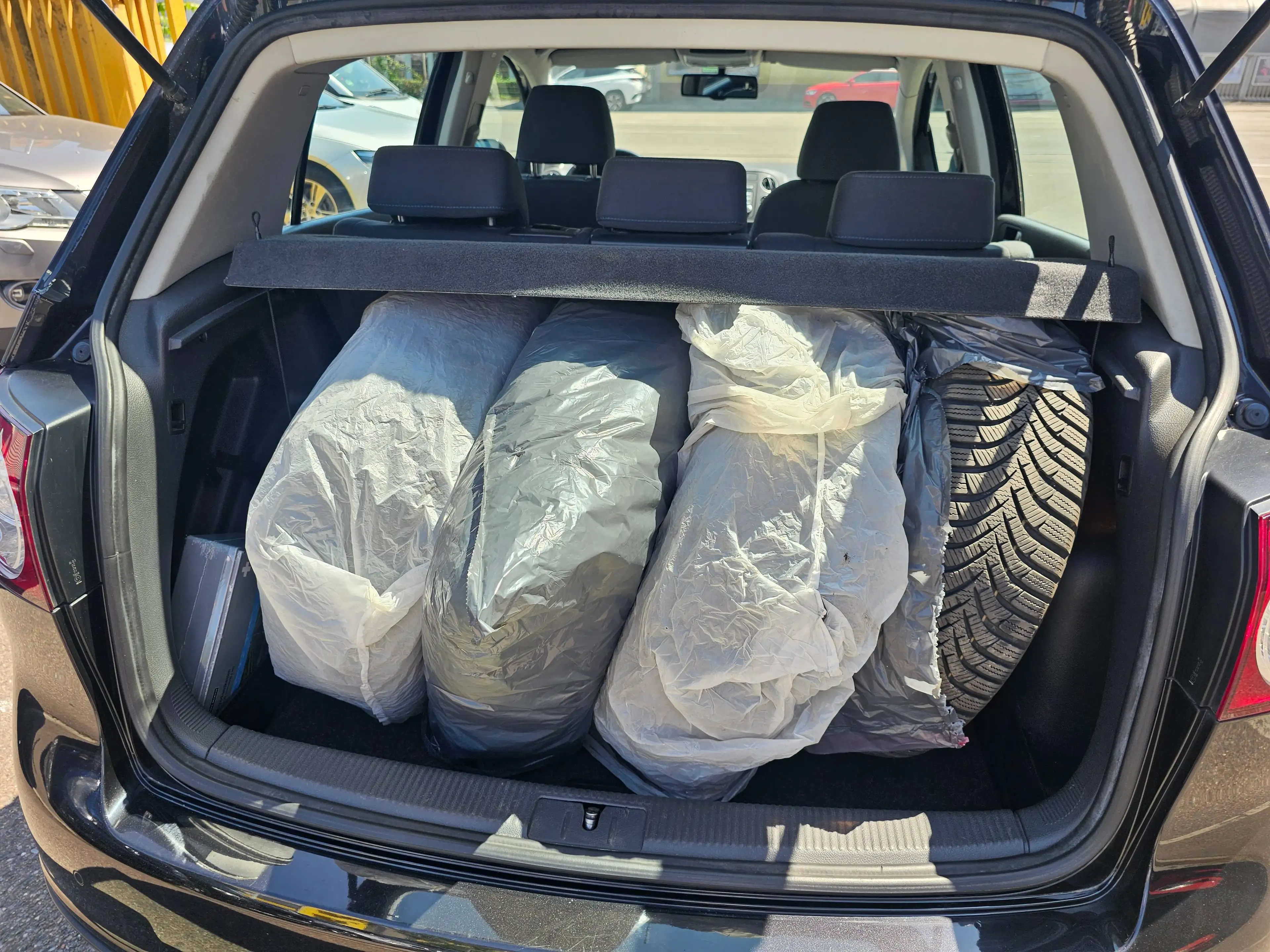 Volkswagen Golf Plus Tour 1-Hand TÜV neu Scheckheftgepflegt — photo 11