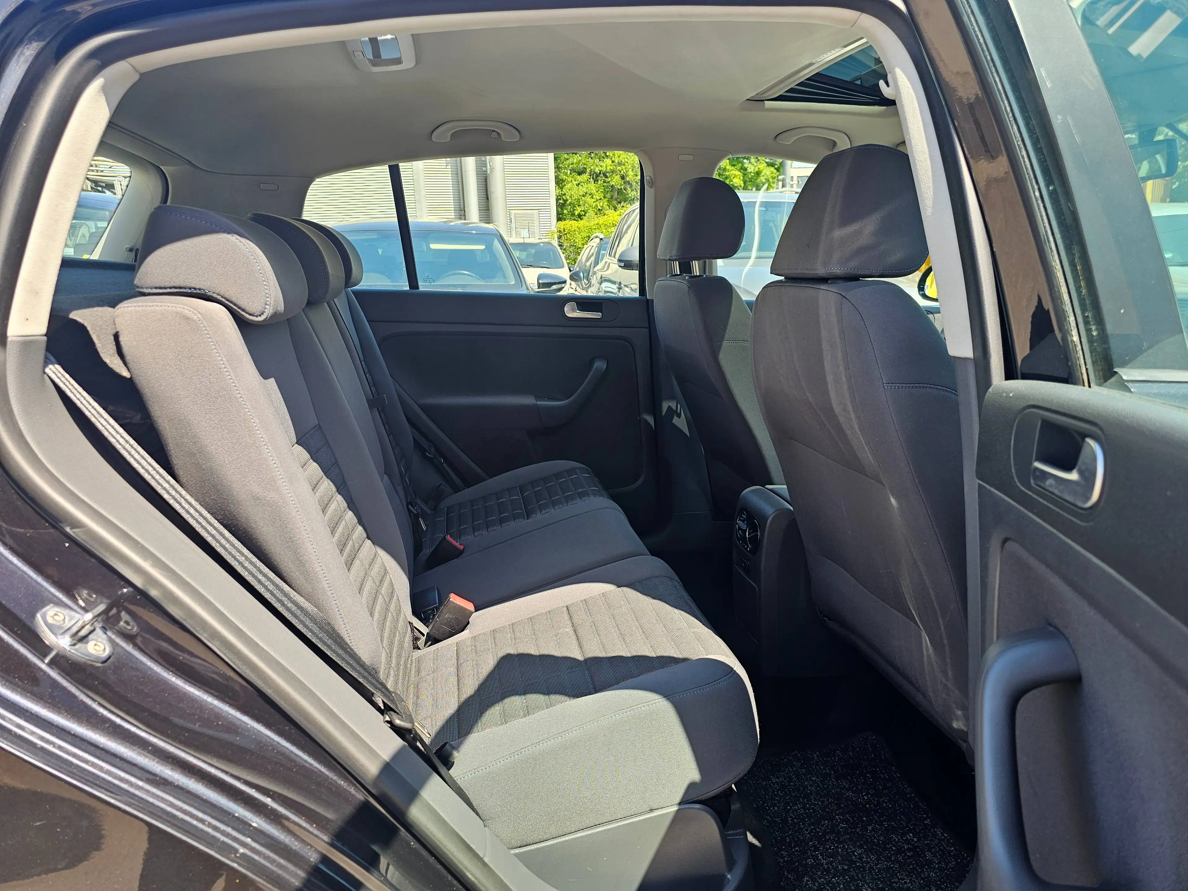 Volkswagen Golf Plus Tour 1-Hand TÜV neu Scheckheftgepflegt — photo 12