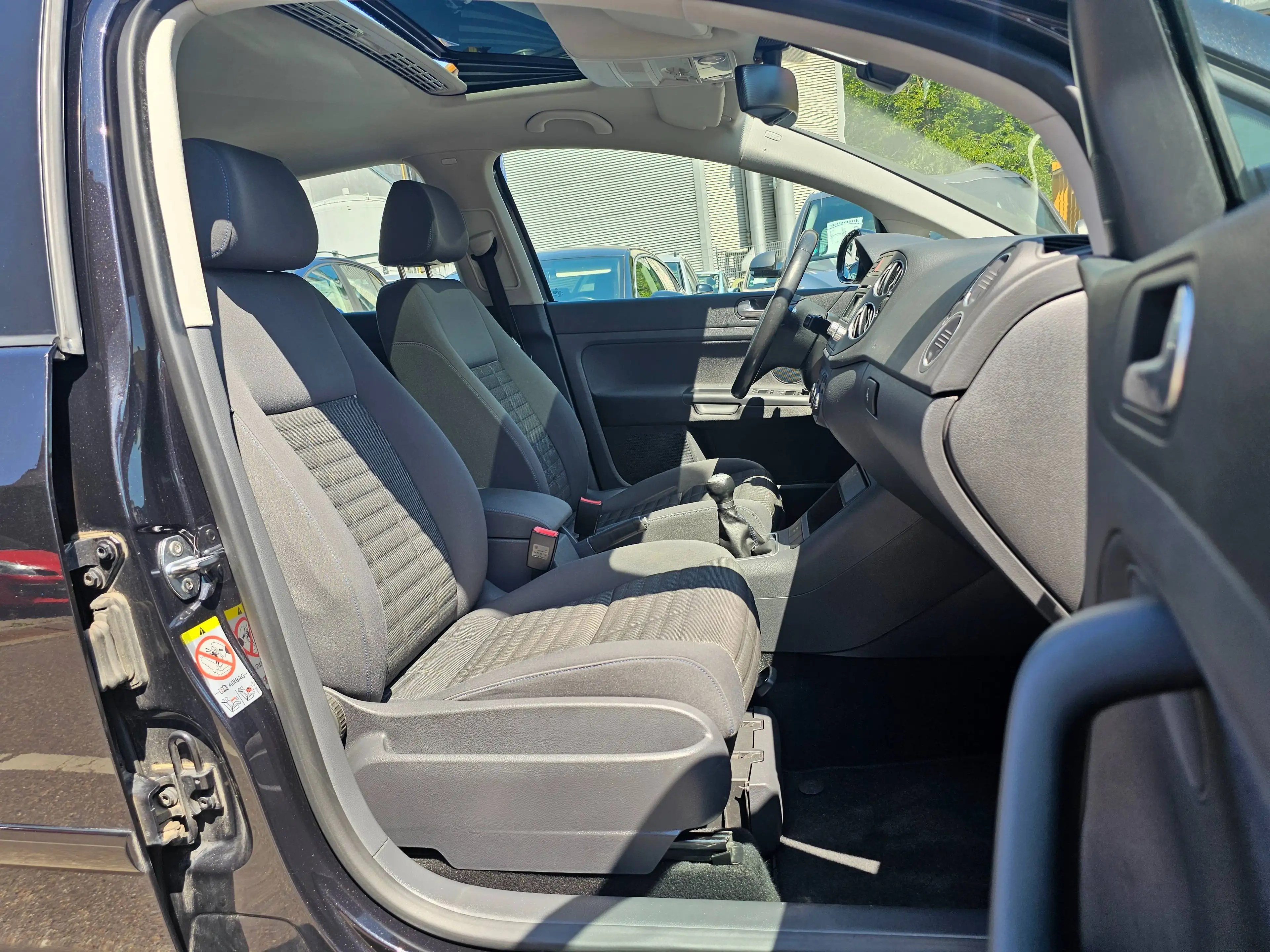 Volkswagen Golf Plus Tour 1-Hand TÜV neu Scheckheftgepflegt — photo 14