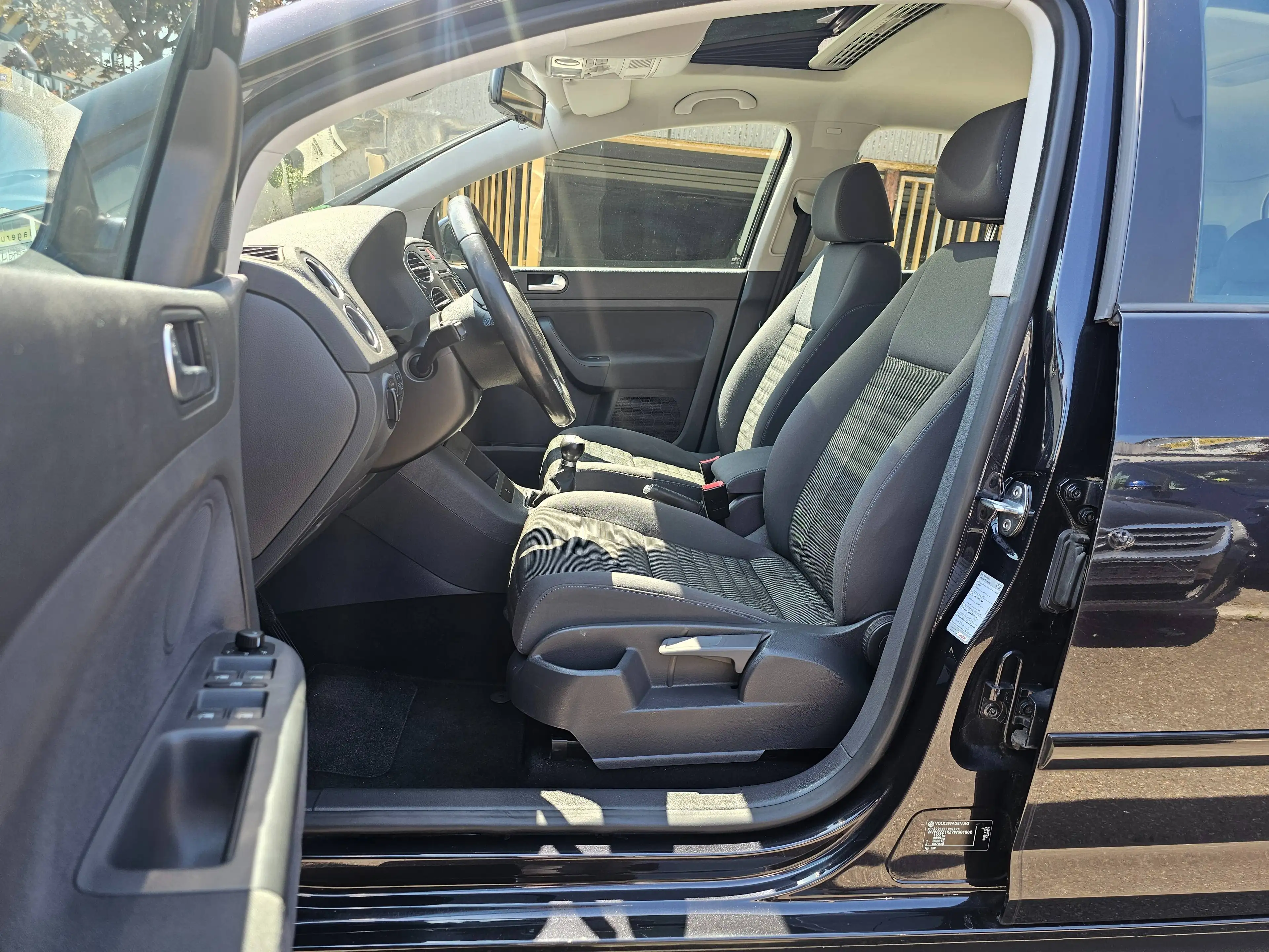 Volkswagen Golf Plus Tour 1-Hand TÜV neu Scheckheftgepflegt — photo 9