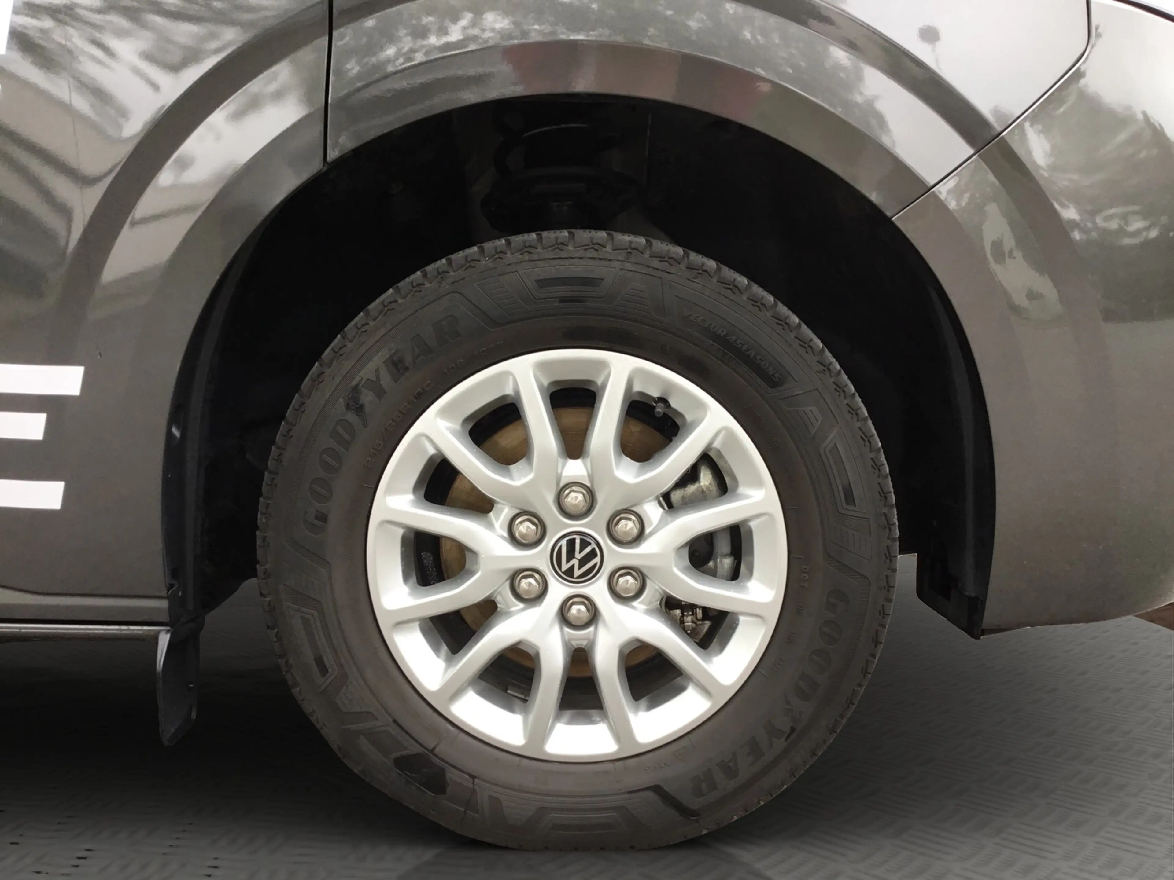 Volkswagen T7 Caravelle e-Caravelle Navi+LED+Klima+Alu+ACC — photo 3
