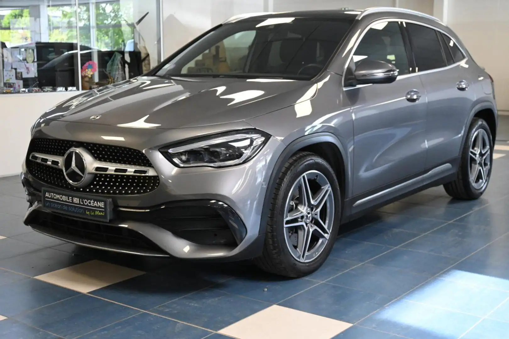 Mercedes-Benz GLA 250 250 8G-DCT 4Matic AMG Line Gris - 1