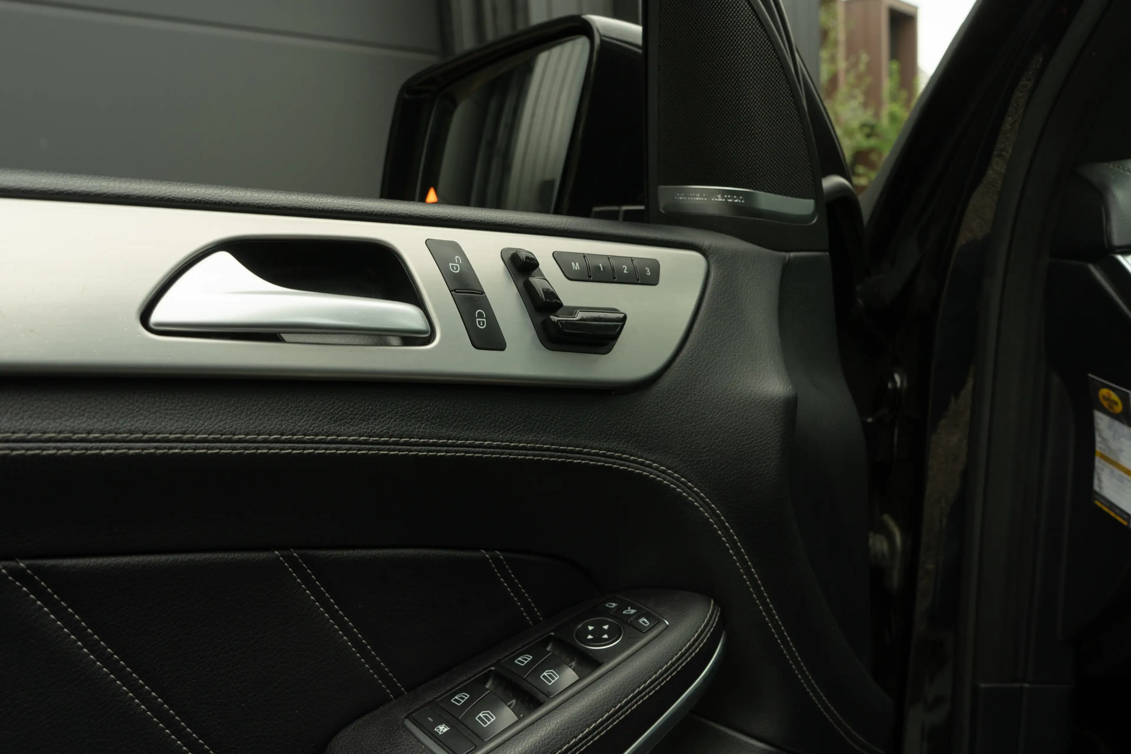 Mercedes-Benz GL 63 AMG AMG 63 — photo 12