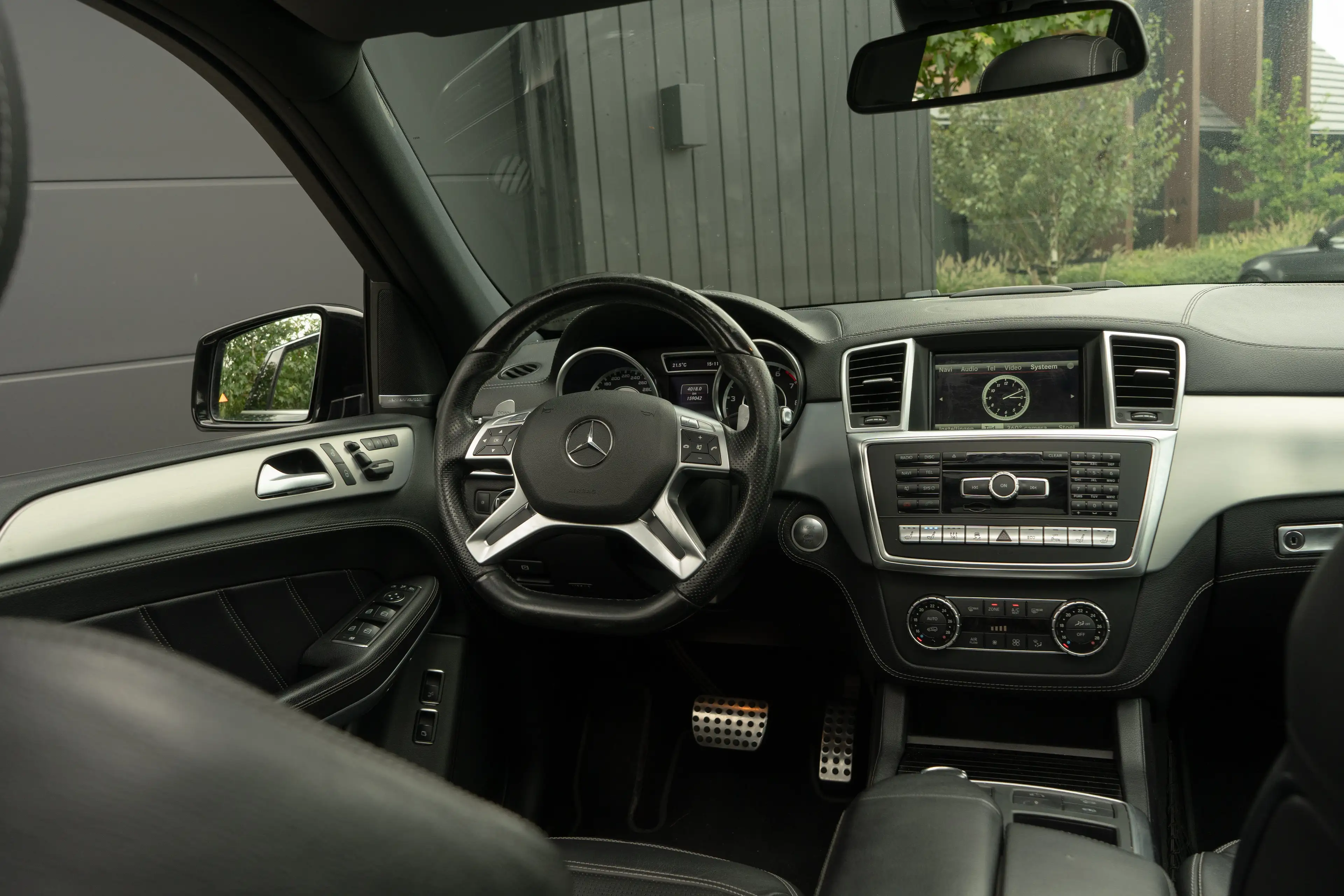Mercedes-Benz GL 63 AMG AMG 63 — photo 6