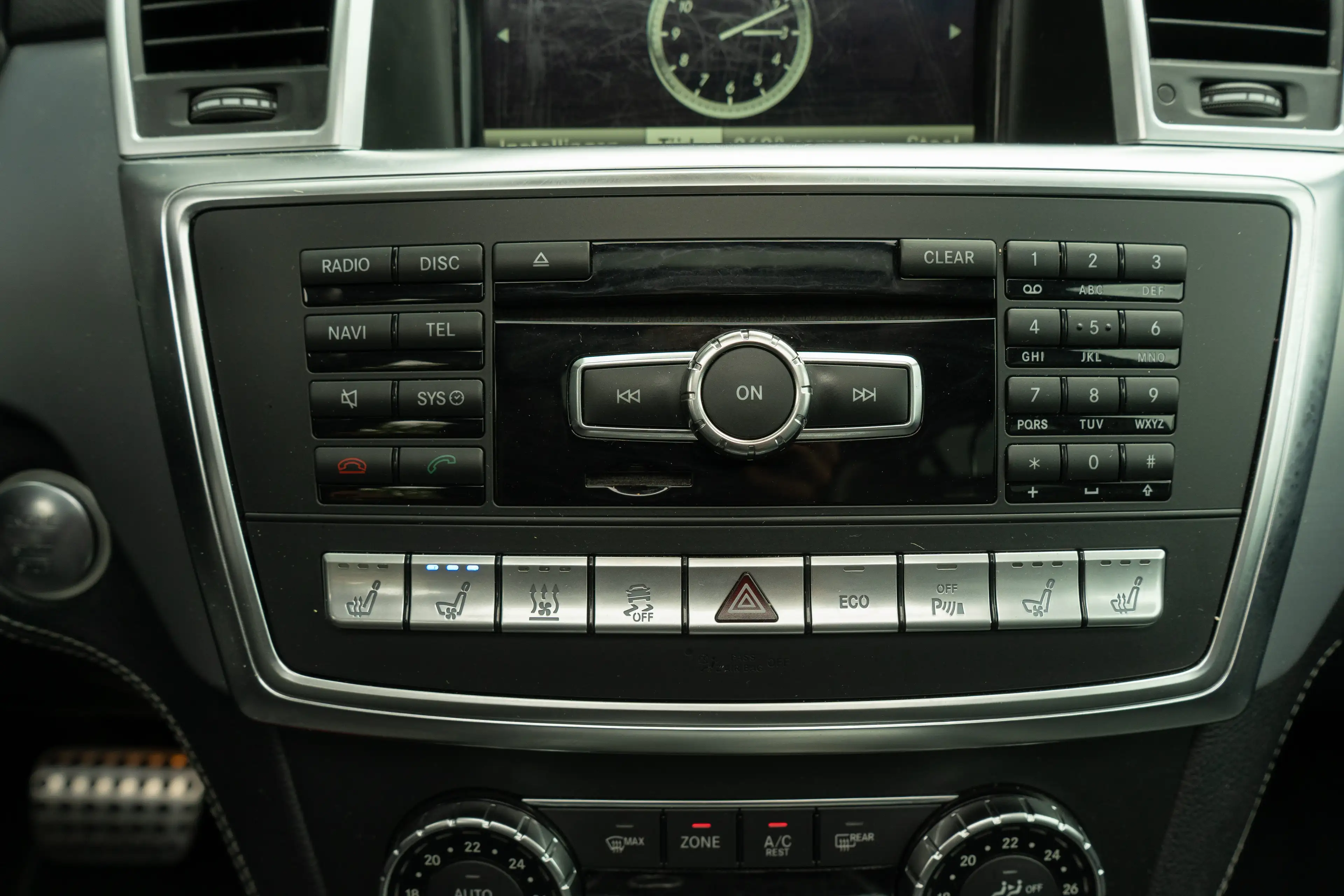 Mercedes-Benz GL 63 AMG AMG 63 — photo 9