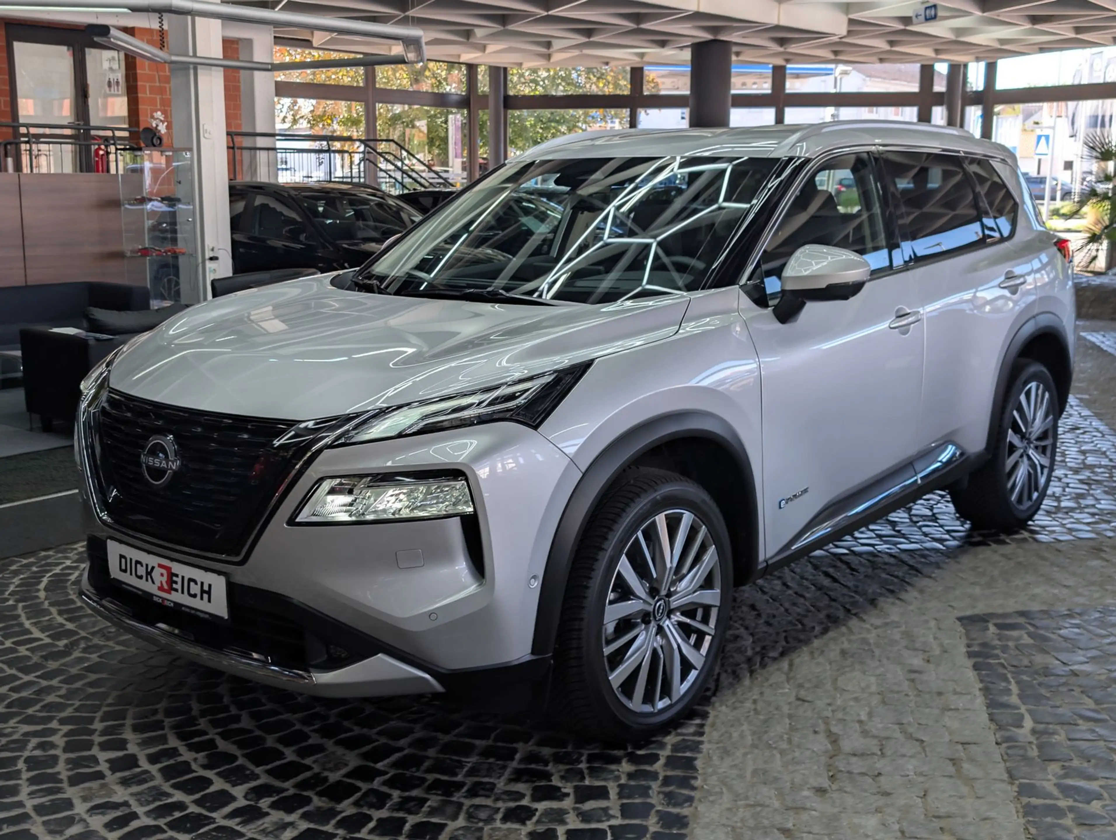 Nissan X-Trail 1.5 e-Power e-4 Tekna Bose HUD LED+ 20" — photo 3