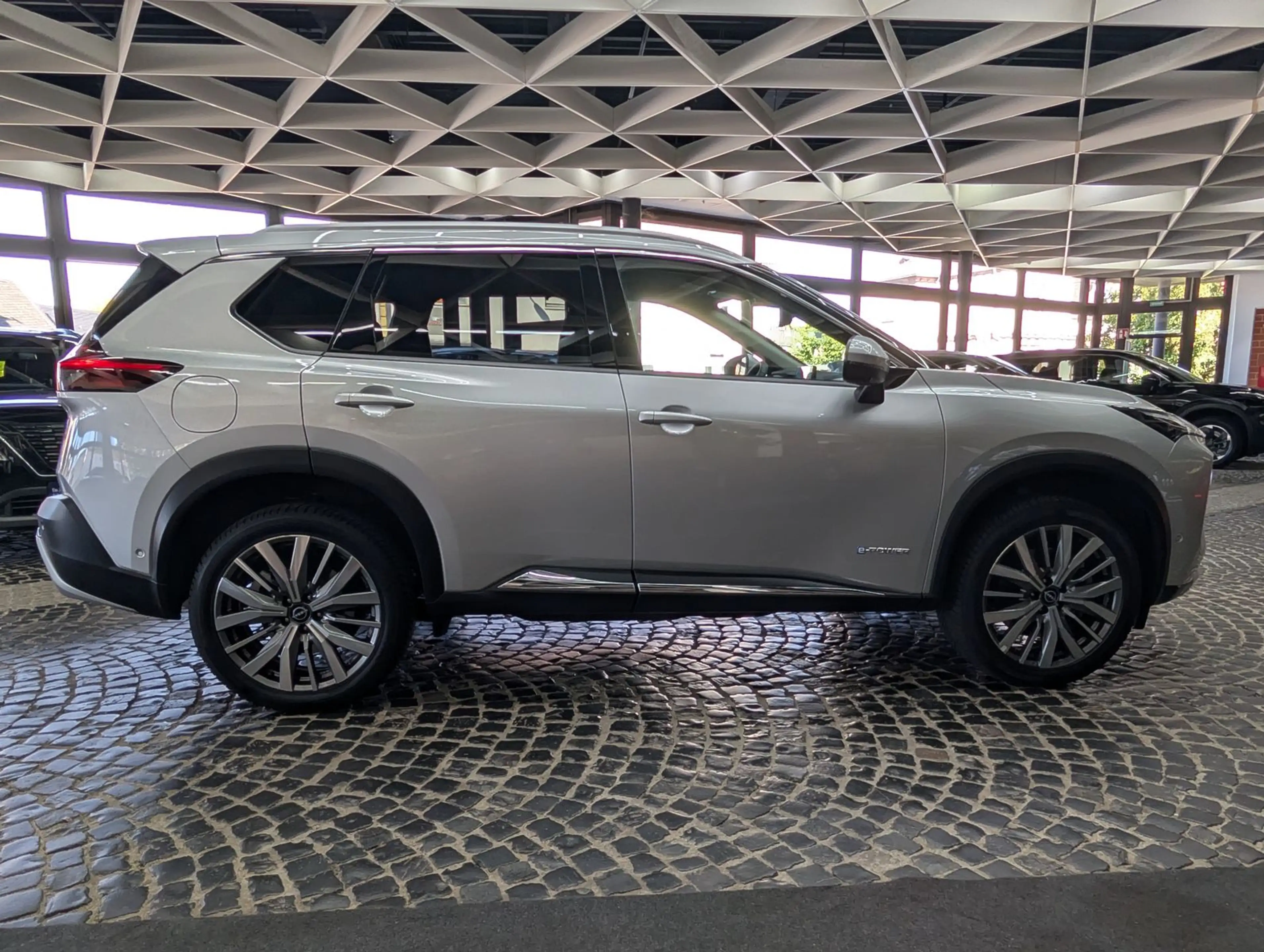 Nissan X-Trail 1.5 e-Power e-4 Tekna Bose HUD LED+ 20" — photo 8
