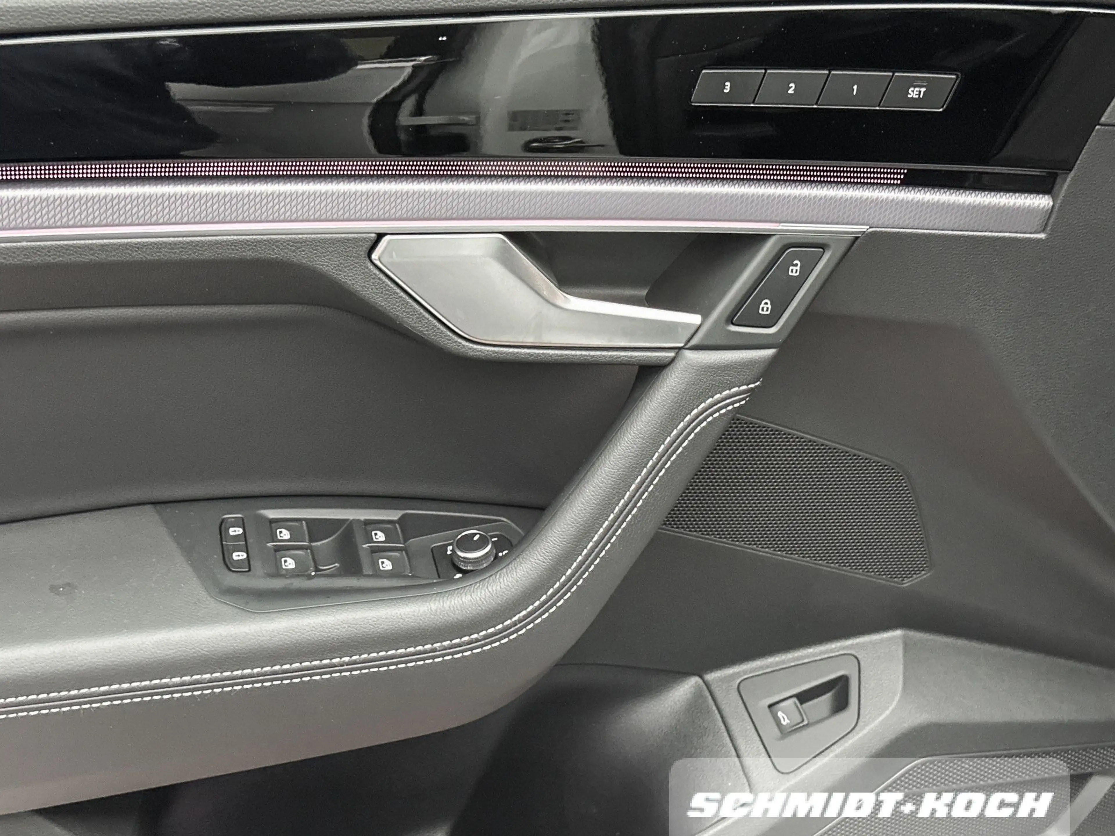 Volkswagen Touareg 3.0 V6 TDI 4M R-Line AHK + eSD + STANDHZG — photo 13