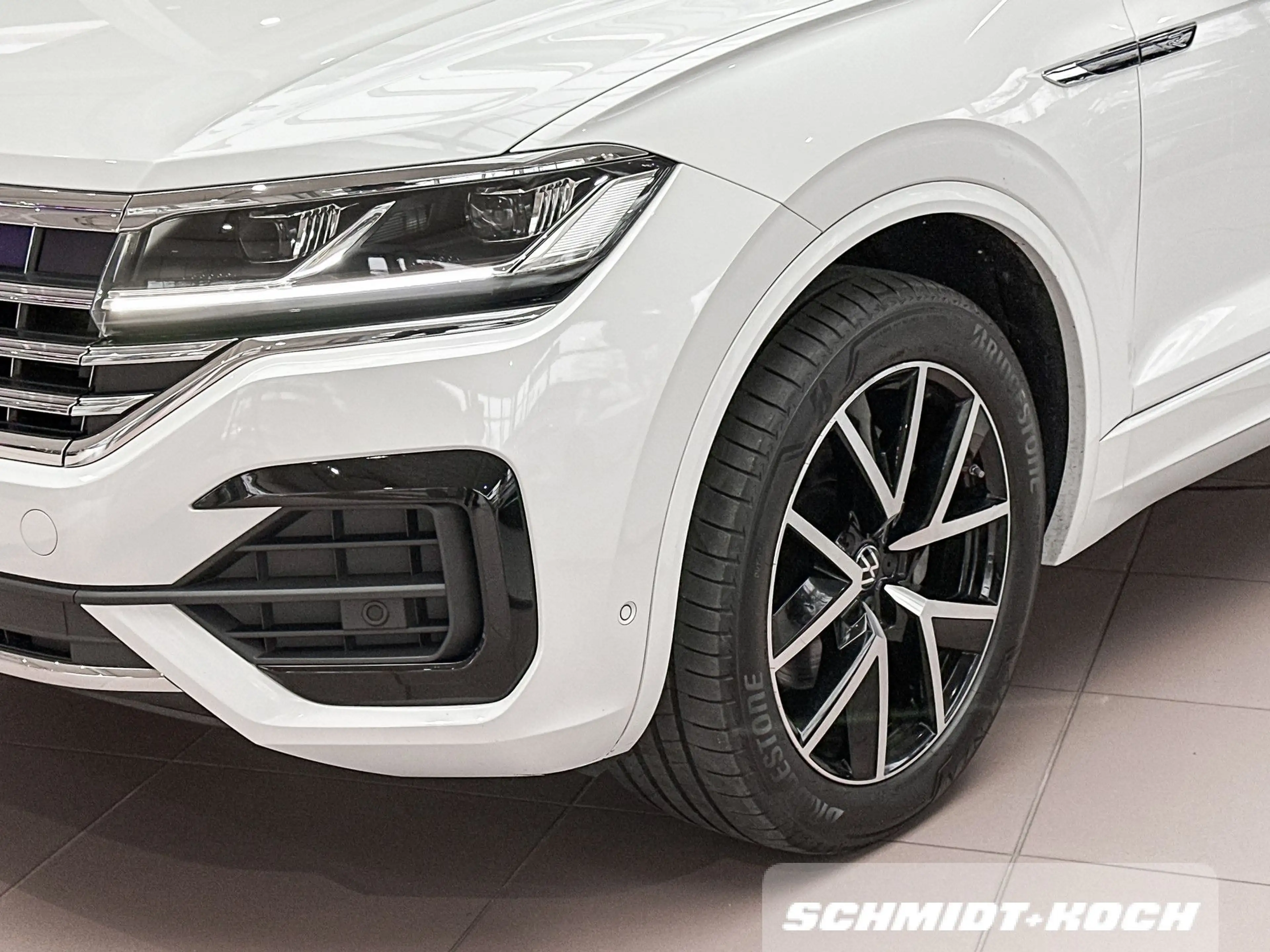 Volkswagen Touareg 3.0 V6 TDI 4M R-Line AHK + eSD + STANDHZG — photo 4