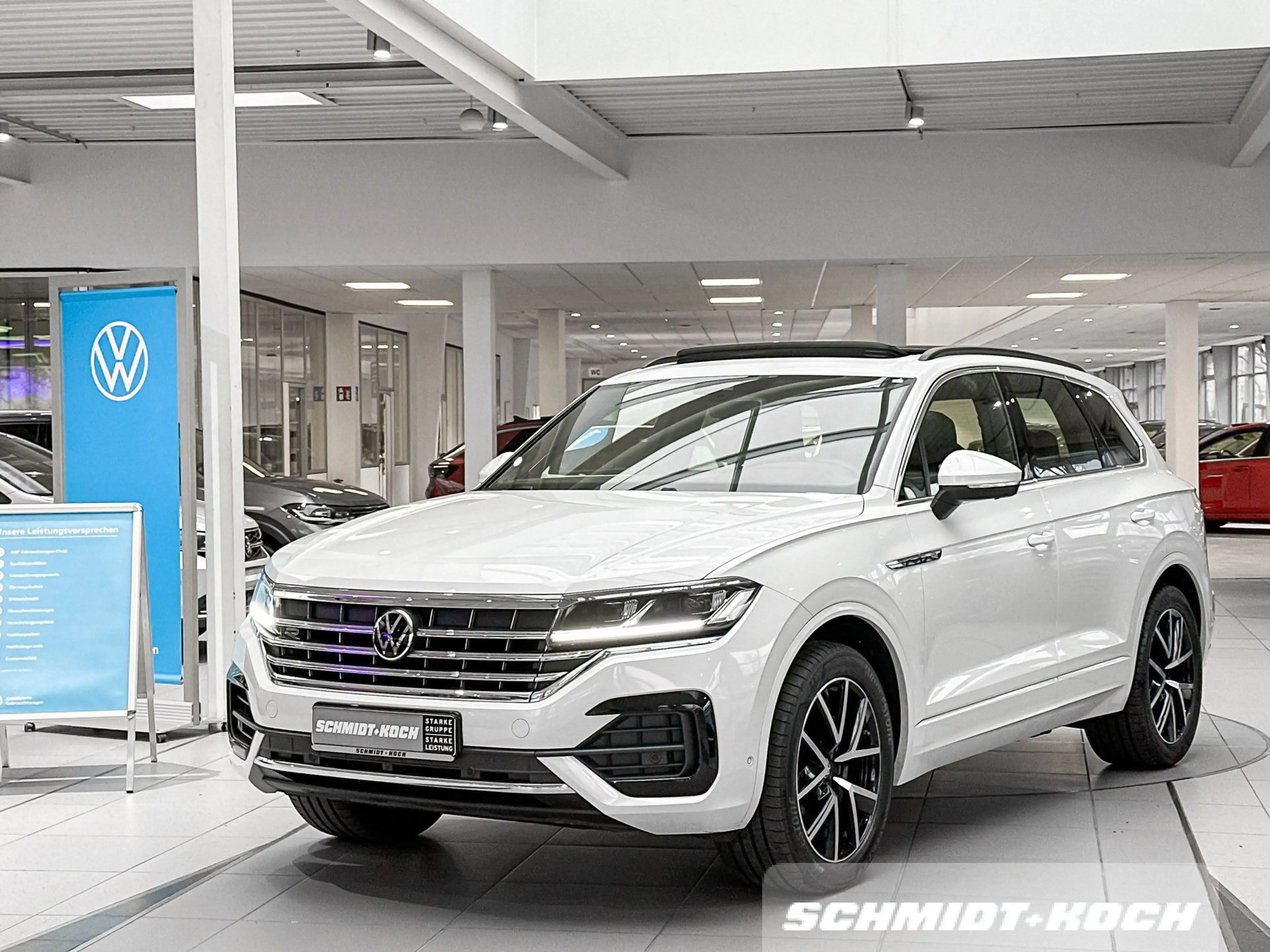 Volkswagen Touareg 3.0 V6 TDI 4M R-Line AHK + eSD + STANDHZG — photo 2