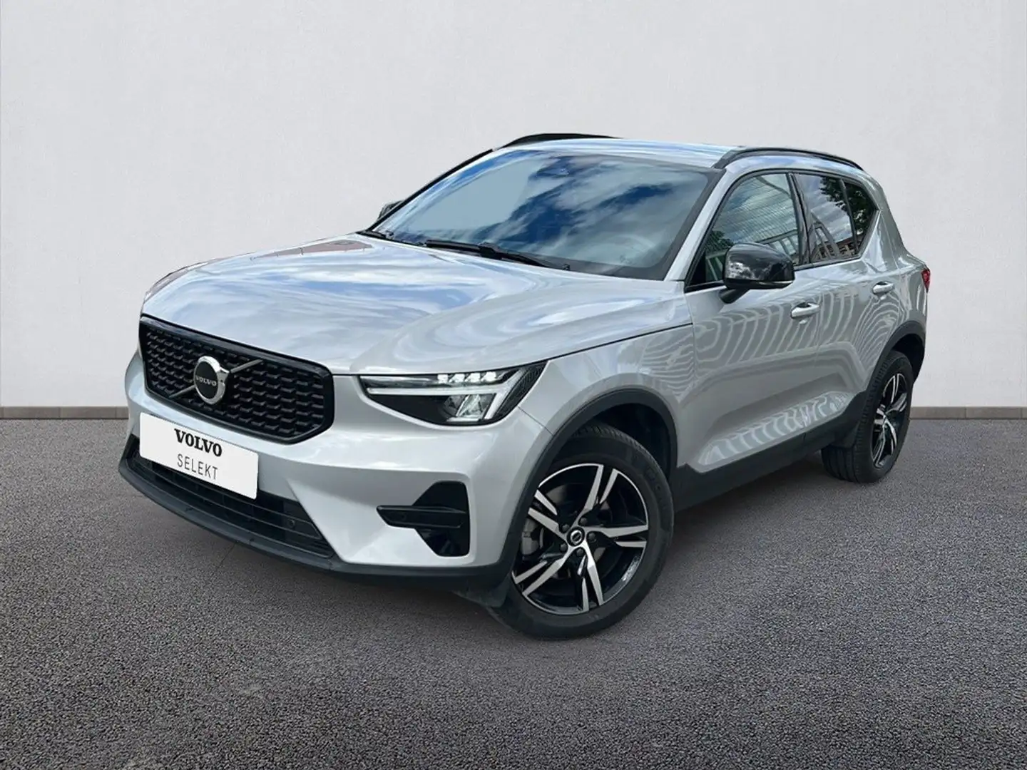 Volvo XC40 B3 Core Aut. Burdeos - 1