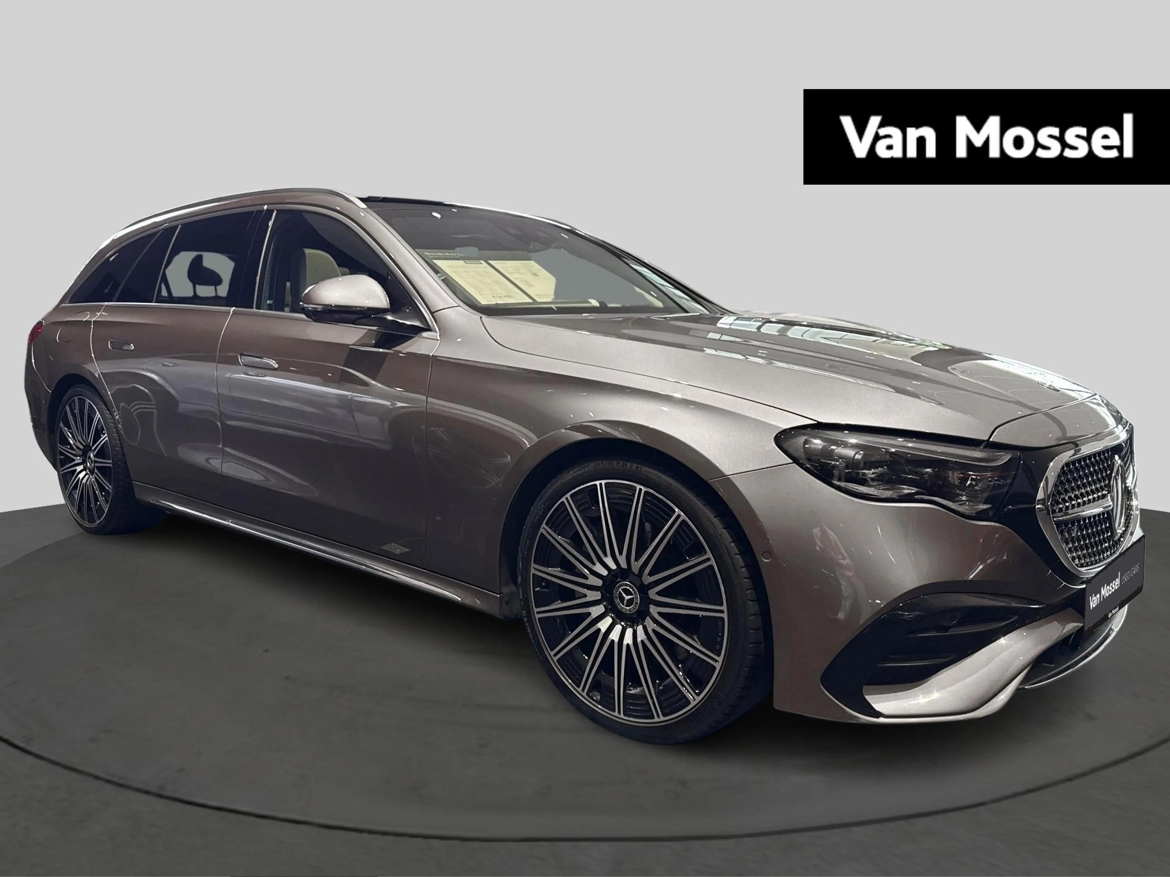 Mercedes-Benz E 220 d AMG Line Estate + SUPERSCREEN + PANO + BURMESTER — photo 5