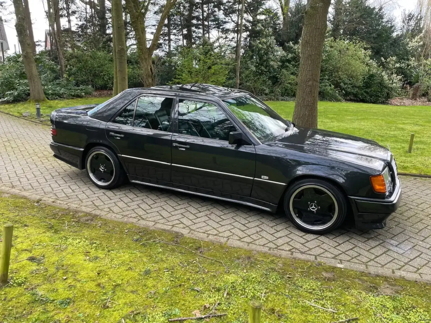 Mercedes-Benz 400 400E AMG W124 Zwart - 1