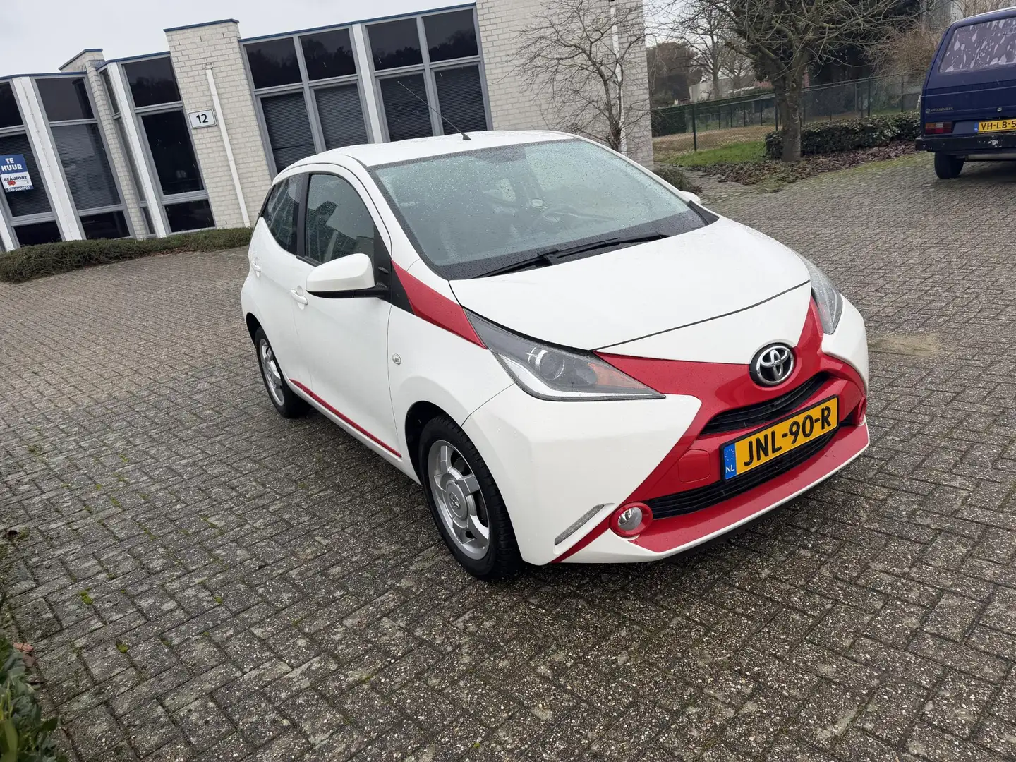Toyota Aygo 1.0 VVT-i x-cite Blanc - 1