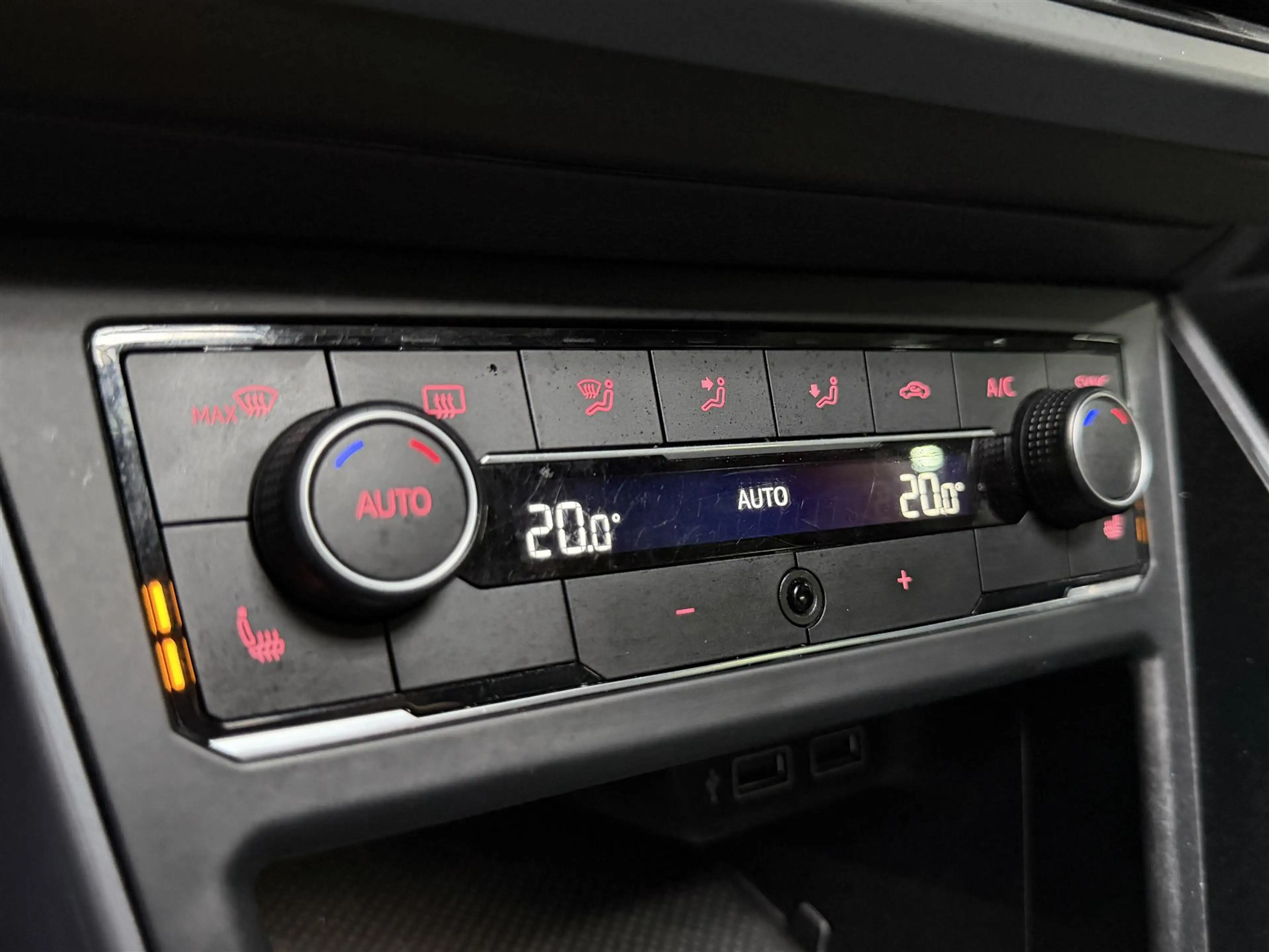 Volkswagen Polo 1.0 TSI R-Line | Pano | Navi | clima 5-Drs — photo 23