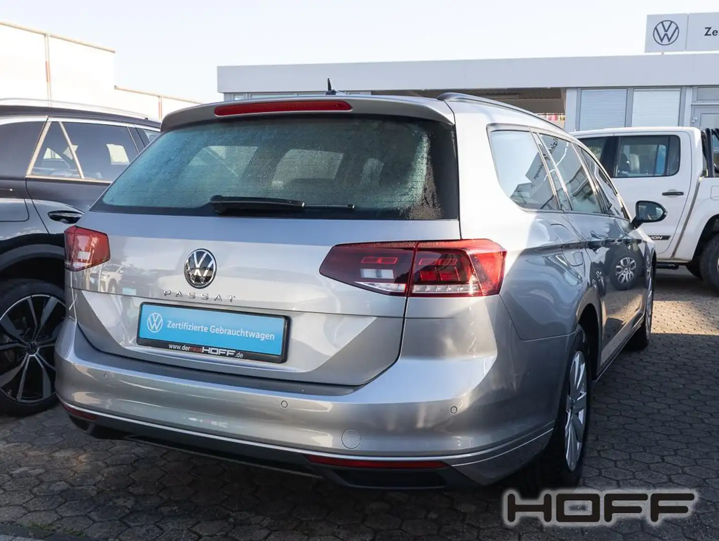Volkswagen Passat Variant 1.5 TSI DSG LED Kamera Navi App-Con. Argent - 2