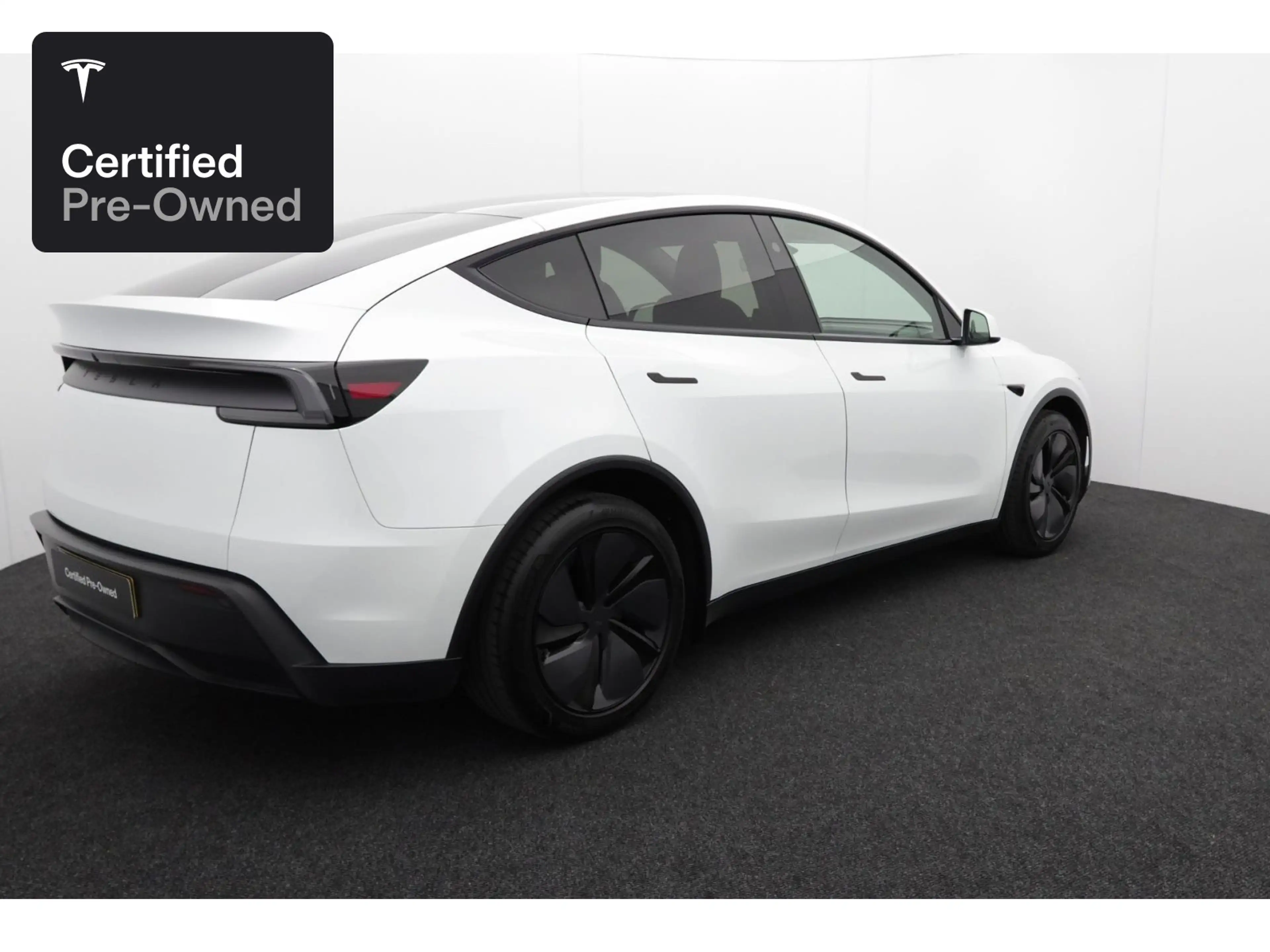Tesla Model Y Rear-Wheel Drive “Certified Pre-Owned” — photo 8