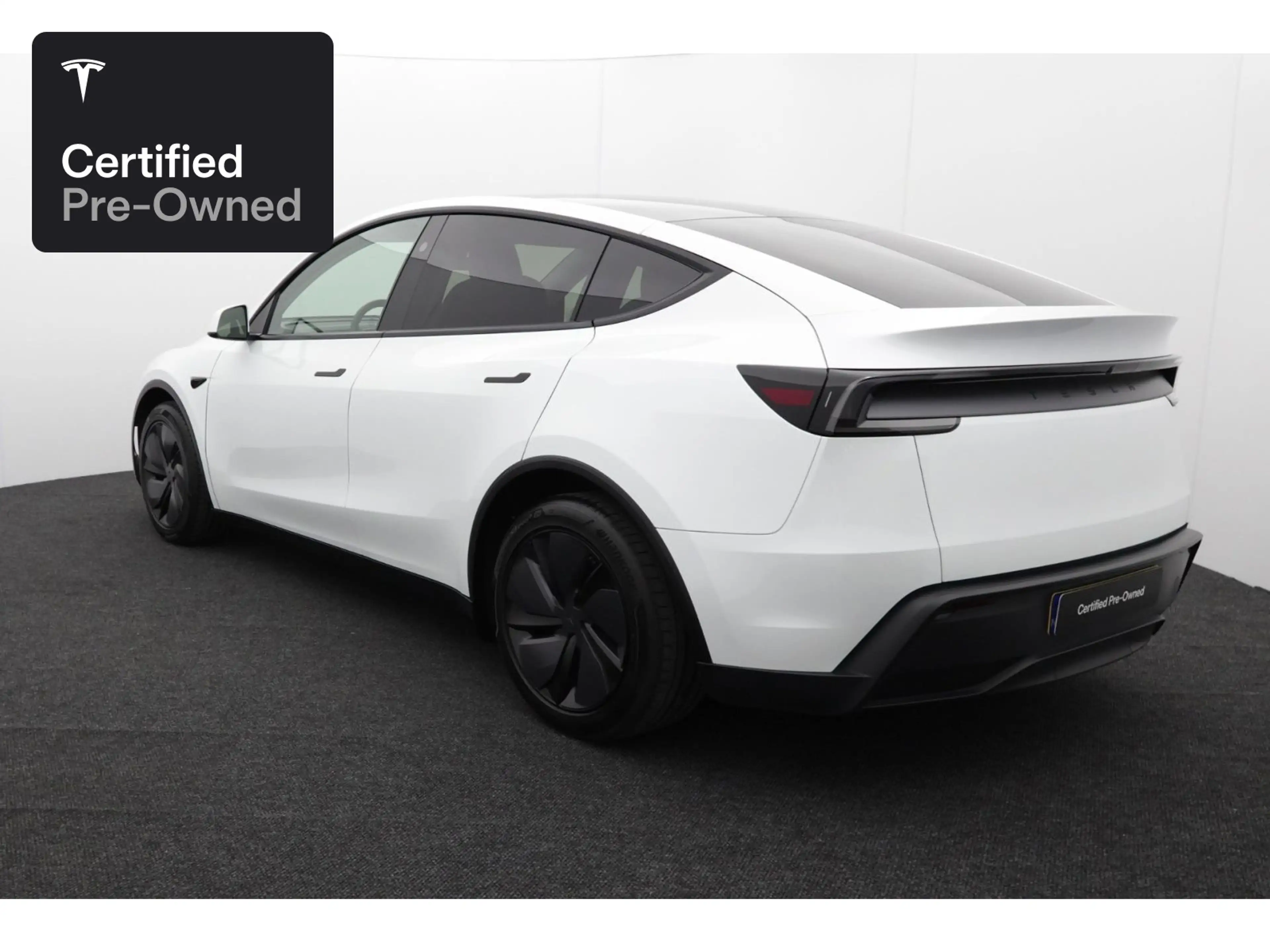 Tesla Model Y Rear-Wheel Drive “Certified Pre-Owned” — photo 6