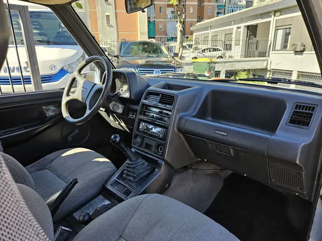 Suzuki Vitara view 8