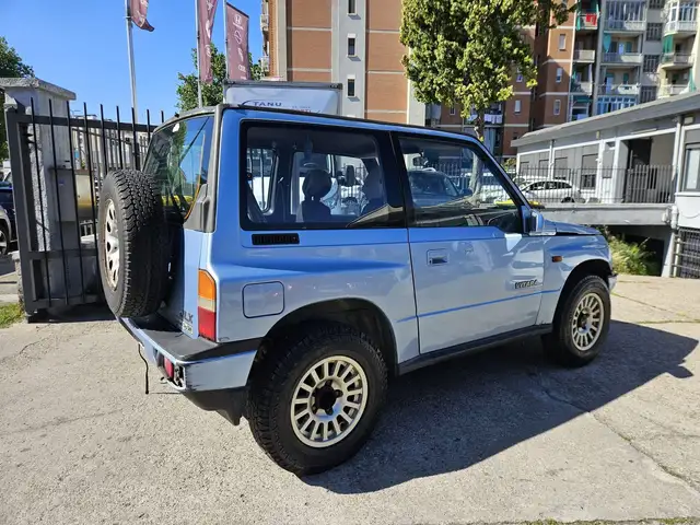 Suzuki Vitara view 3