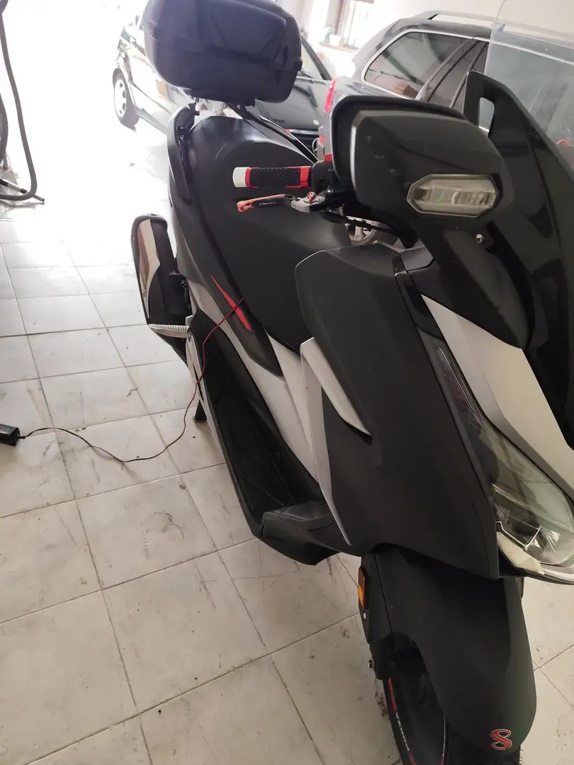 Honda Forza 300 Argintiu - 1