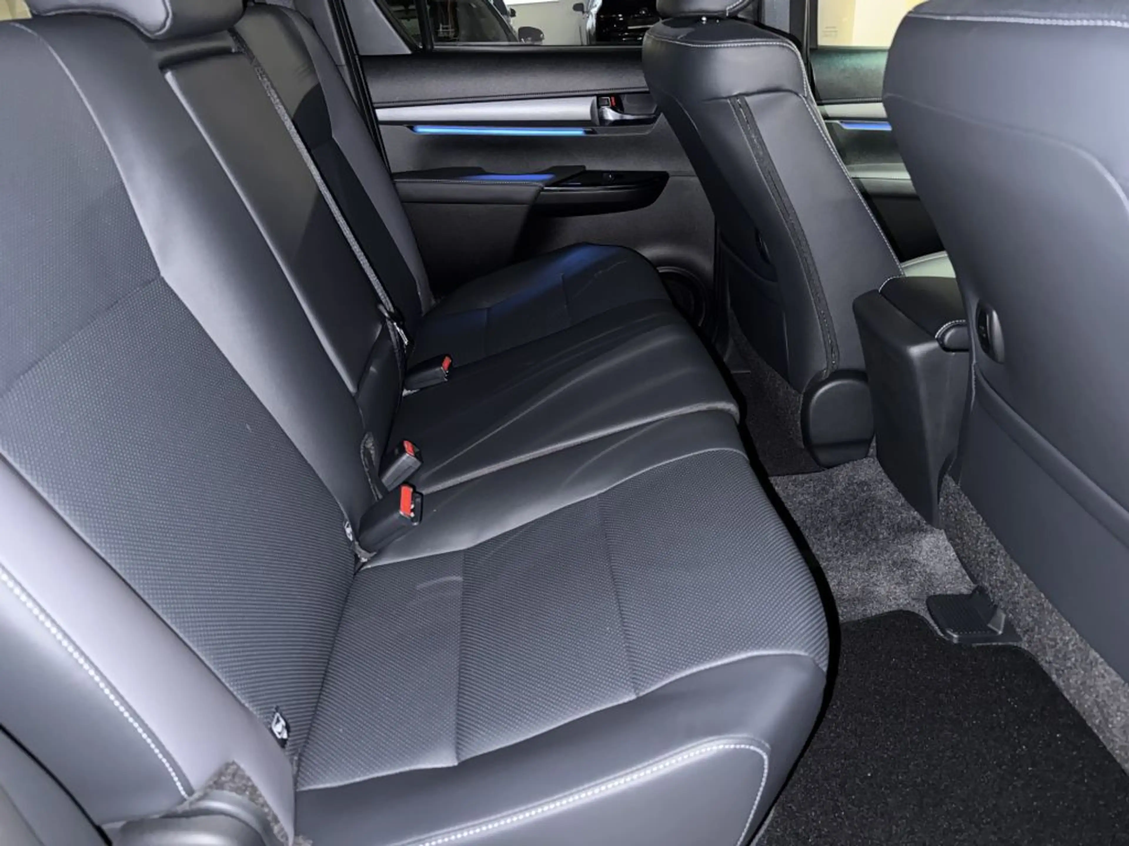Toyota Hilux 2.8 Mild-Hybrid Double Cab Invincible Leder,sofort — photo 11