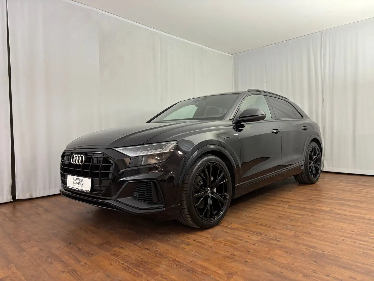 Audi Q8 50 TDI quattro Schwarz - 2