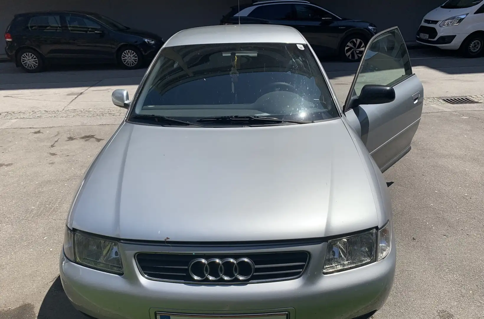 Audi A3 1.6 Ambiente - 1