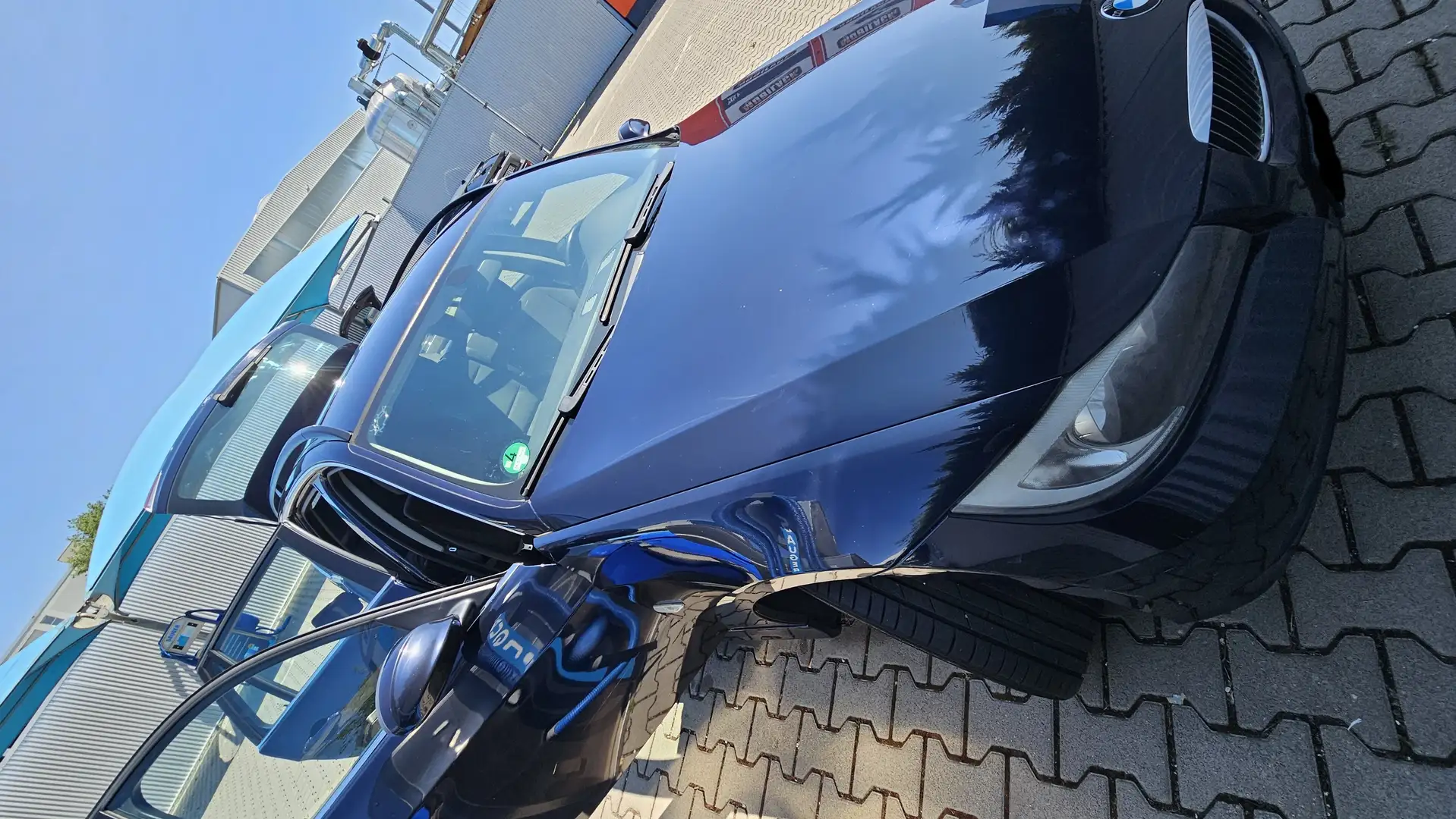 BMW 325 325i Touring Aut. Black - 2