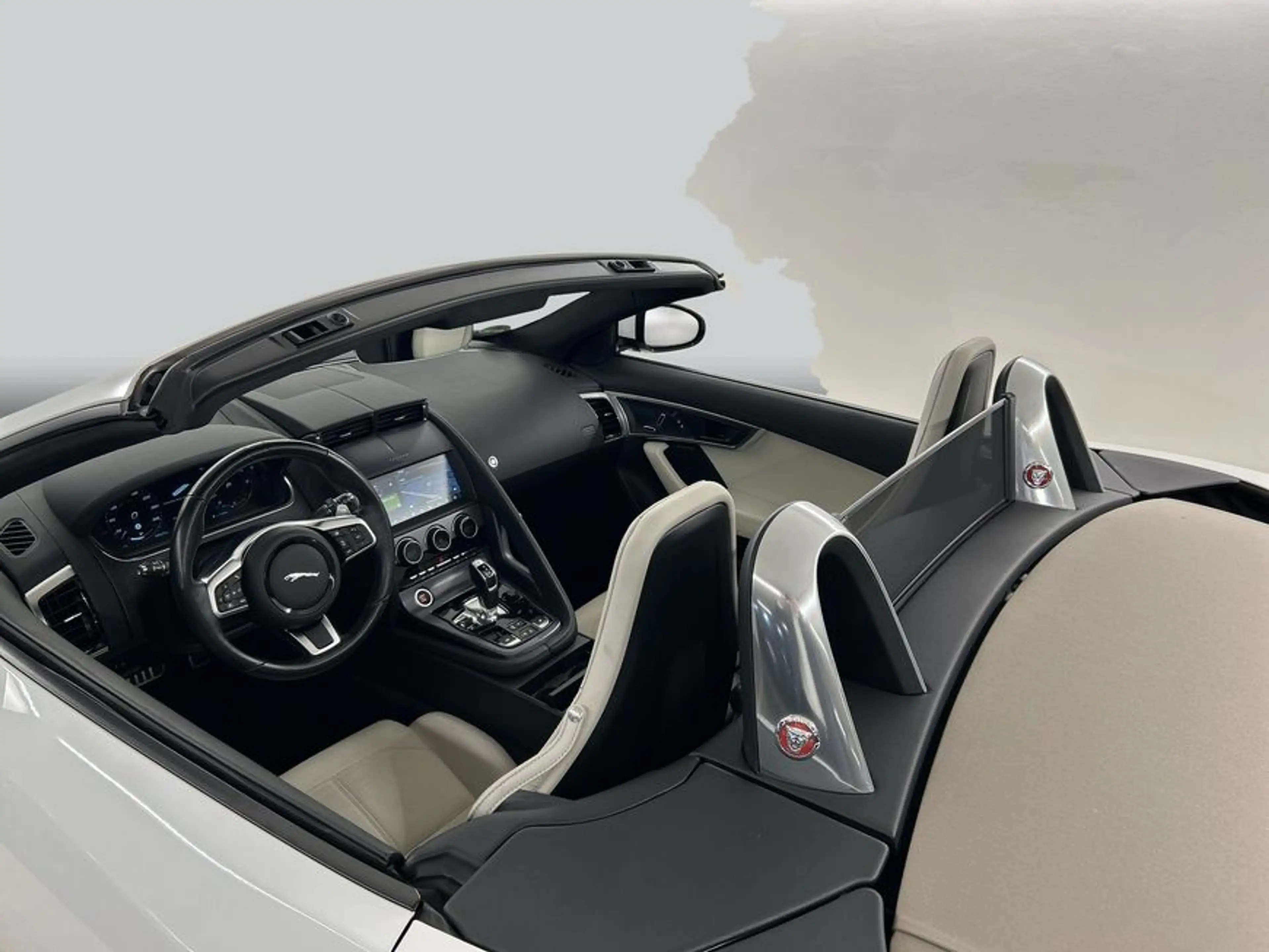 Jaguar F-Type Cabriolet P300 Aut. R-Dynamic — photo 5