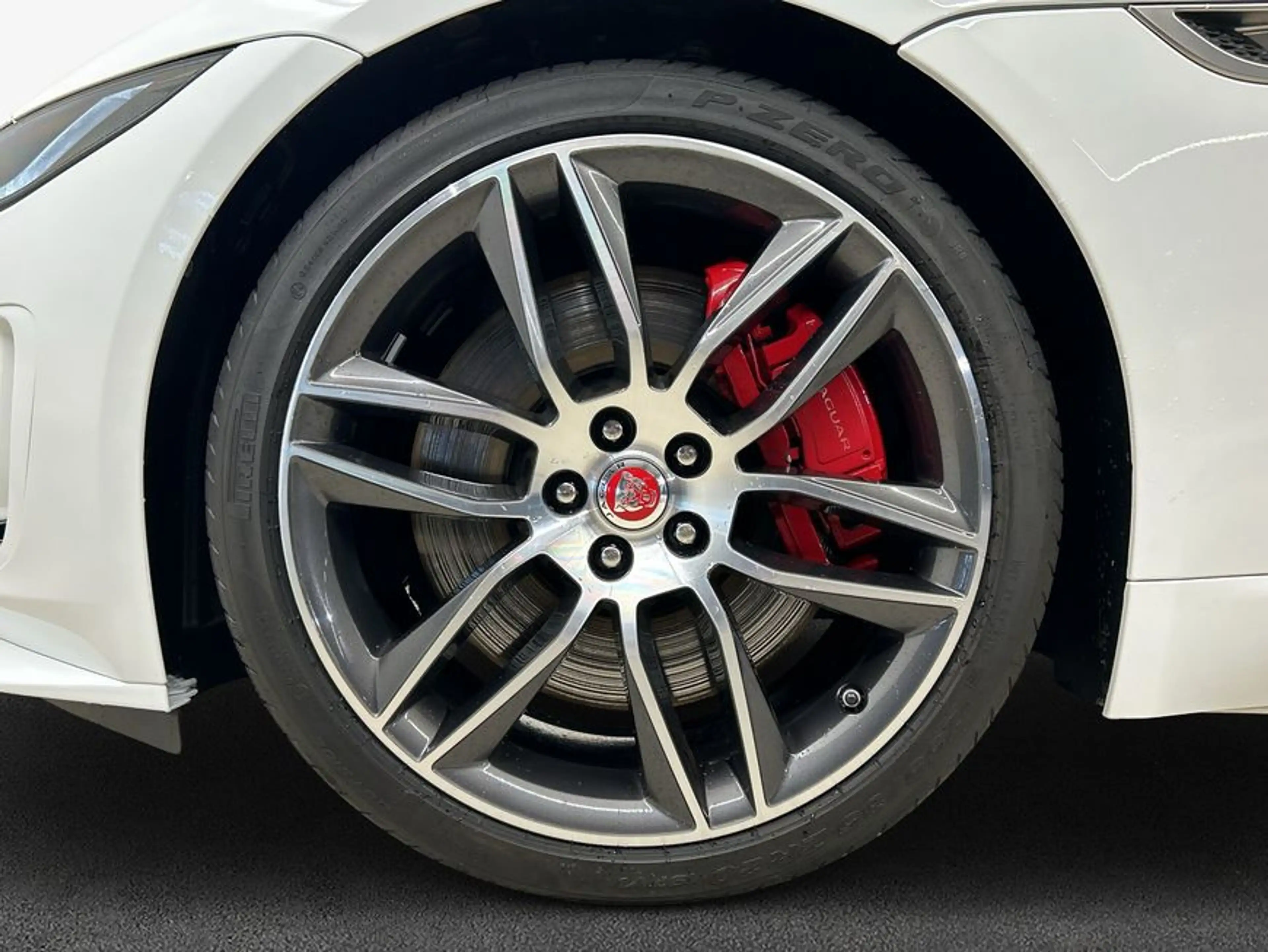 Jaguar F-Type Cabriolet P300 Aut. R-Dynamic — photo 9