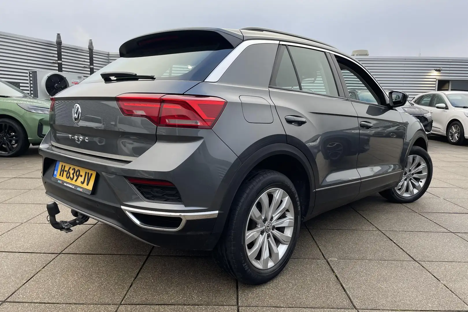 Volkswagen T-Roc 1.5 TSI Sport Business R Gris - 2