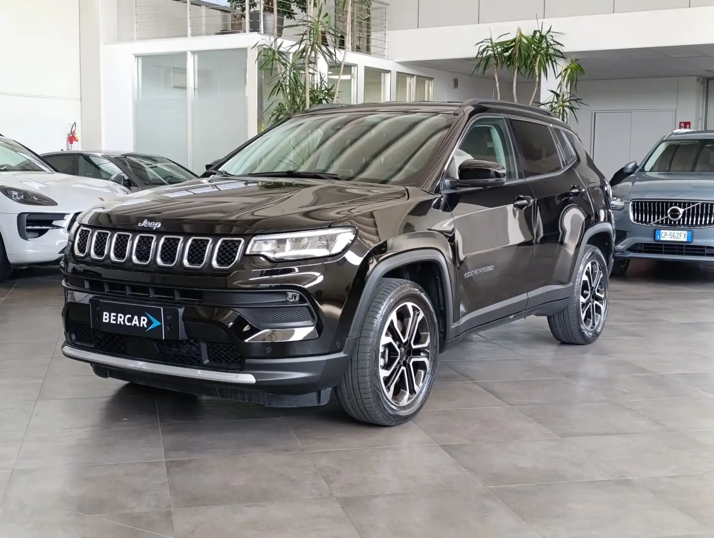Jeep Compass Compass 1.3 Turbo T4 190 CV PHEV AT6 4xe Business Zwart - 1