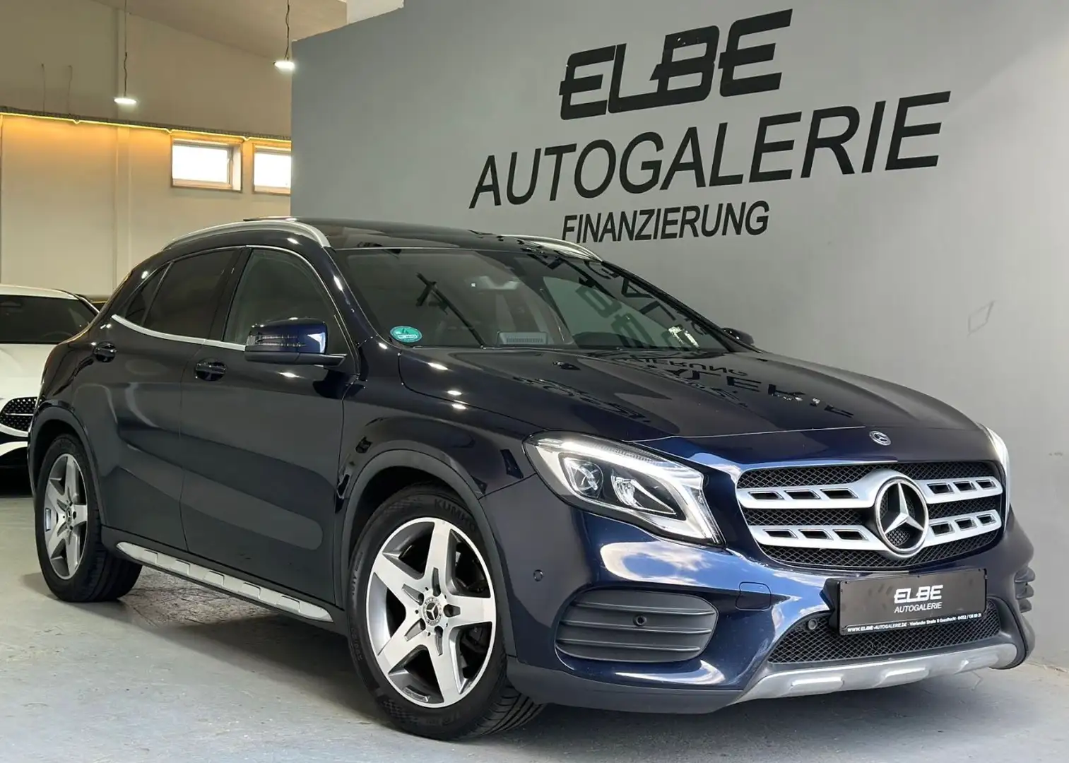 Mercedes-Benz GLA 220 CDI d 4Matic 7G-DCT AMG Line Panora Voll Albastru - 1