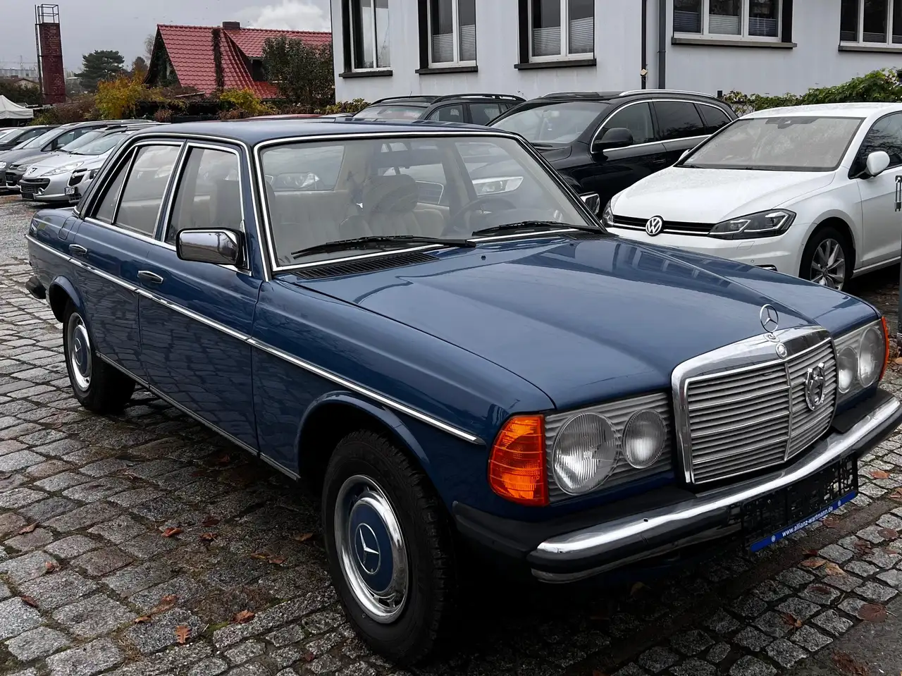 Mercedes-Benz Baureihe 123 230 E, foto 1