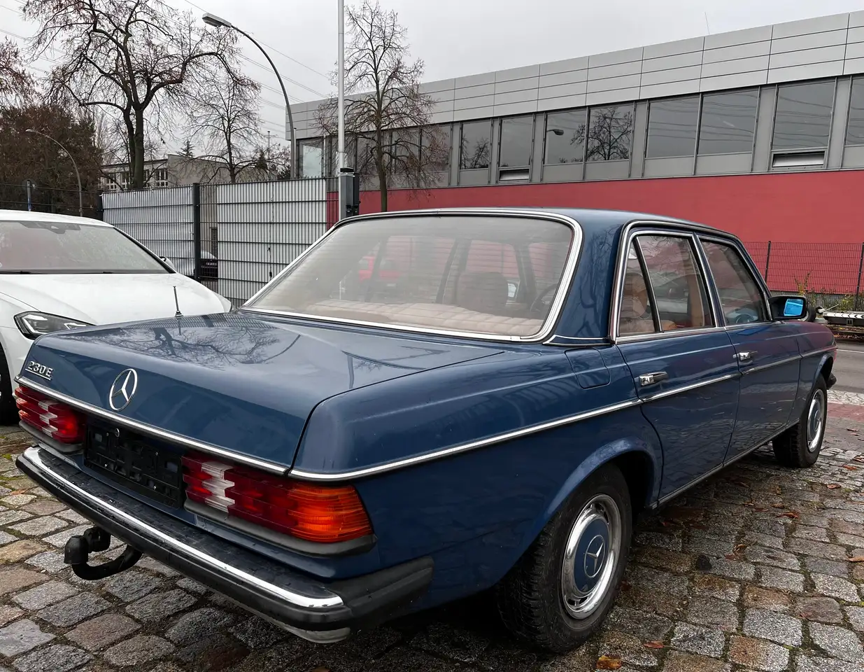 Mercedes-Benz Baureihe 123 230 E, foto 6