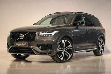 2.0 T8 Recharge AWD Ultra Dark B&W | PANO | LUCHT