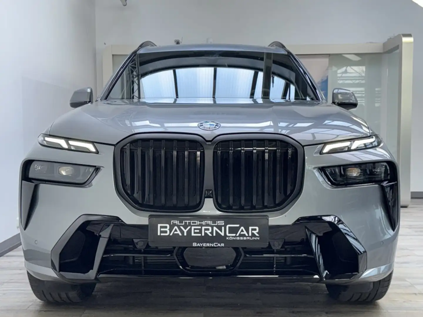 BMW X7 xDrive40i M Sport Pro DrivePro AHK Sky 6Seats Szürke - 2