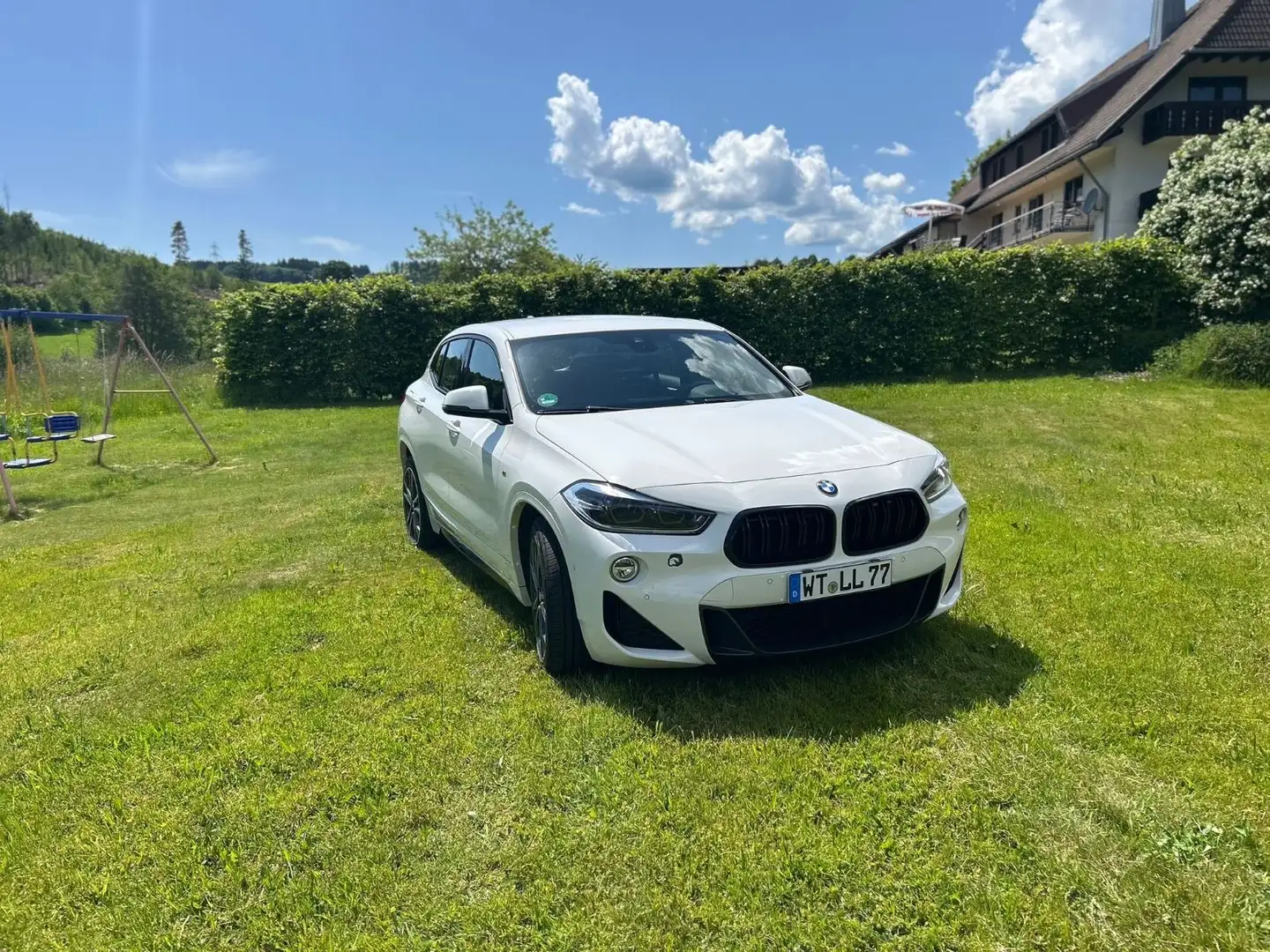 BMW X2 xDrive20d M-Sport Head-Up AHK NAVI PROF. 19" Weiß - 1