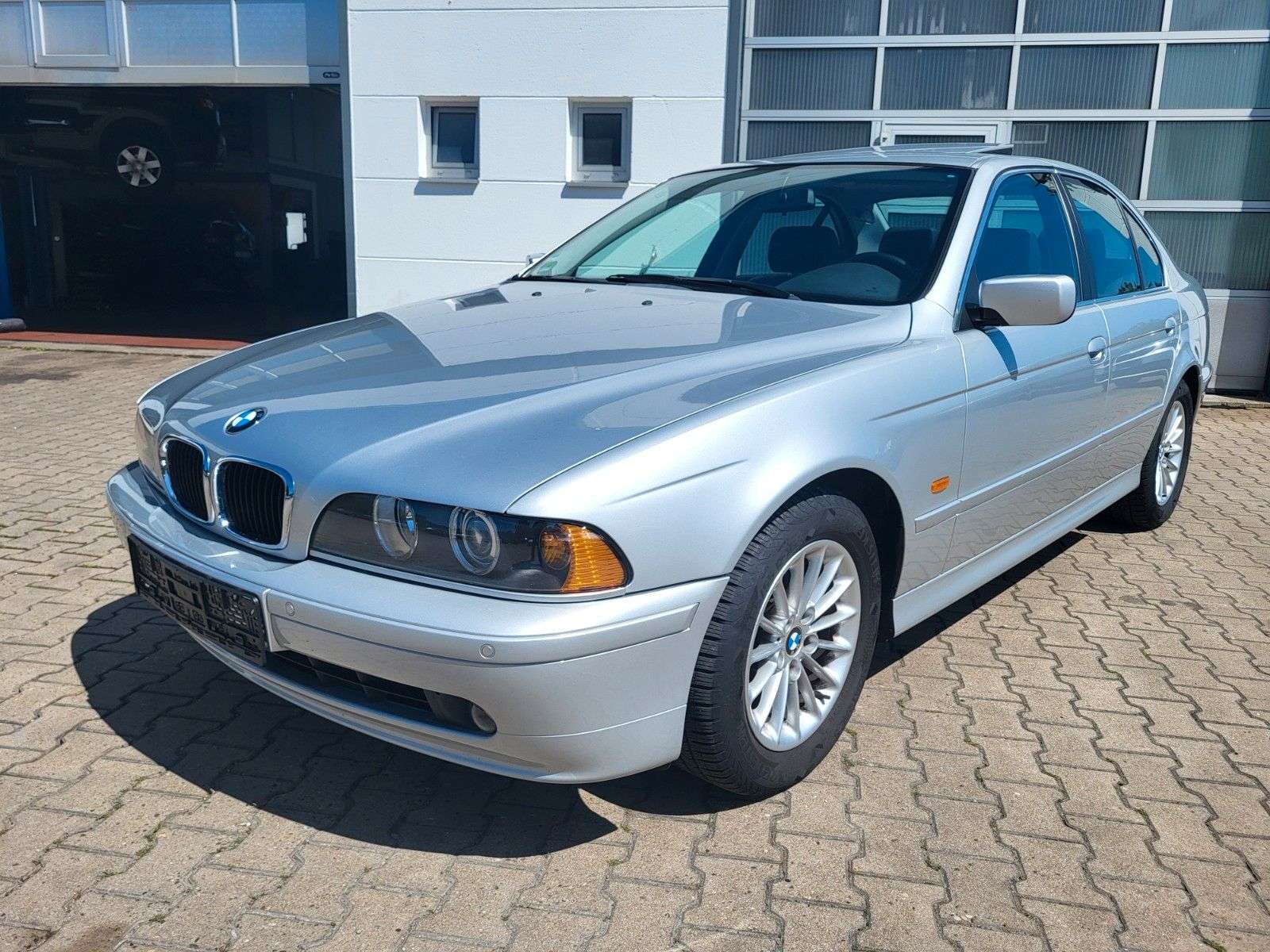 BMW 520