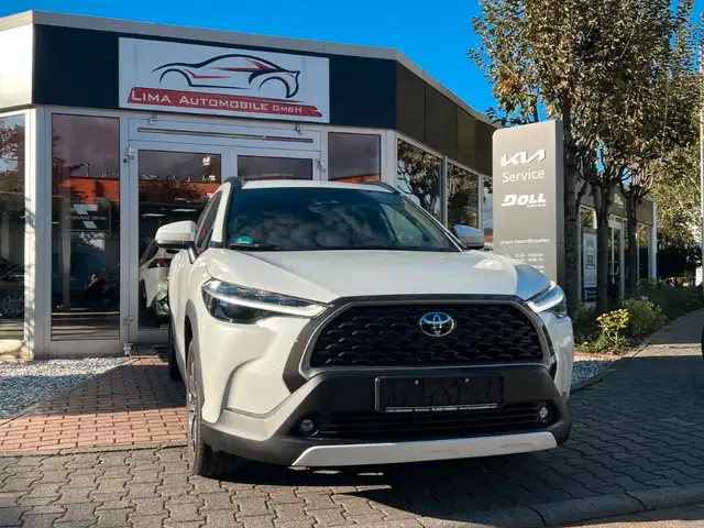 Toyota Corolla Cross Hybrid CVT / Allrad / neuwertig